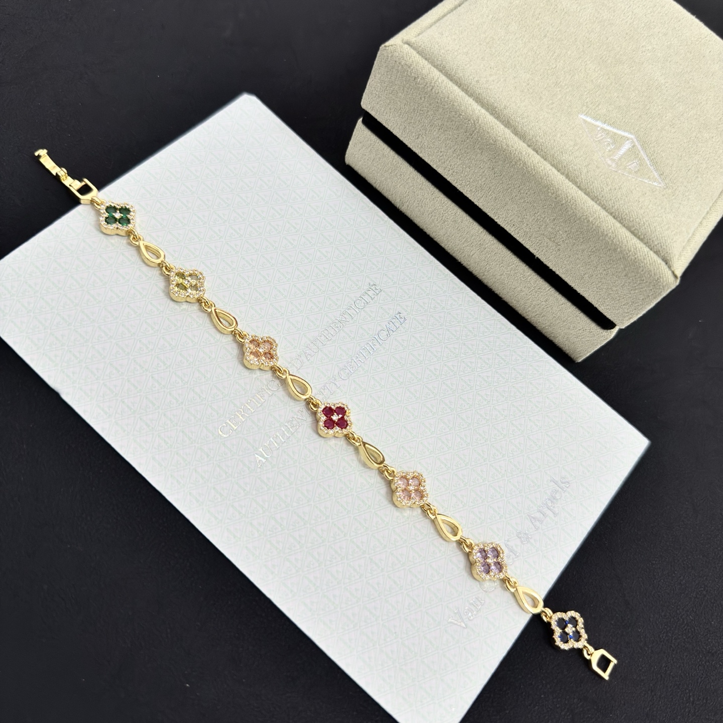 Van Cleef & Arpels Jewelry 〔 〕 VCA V — photo 9