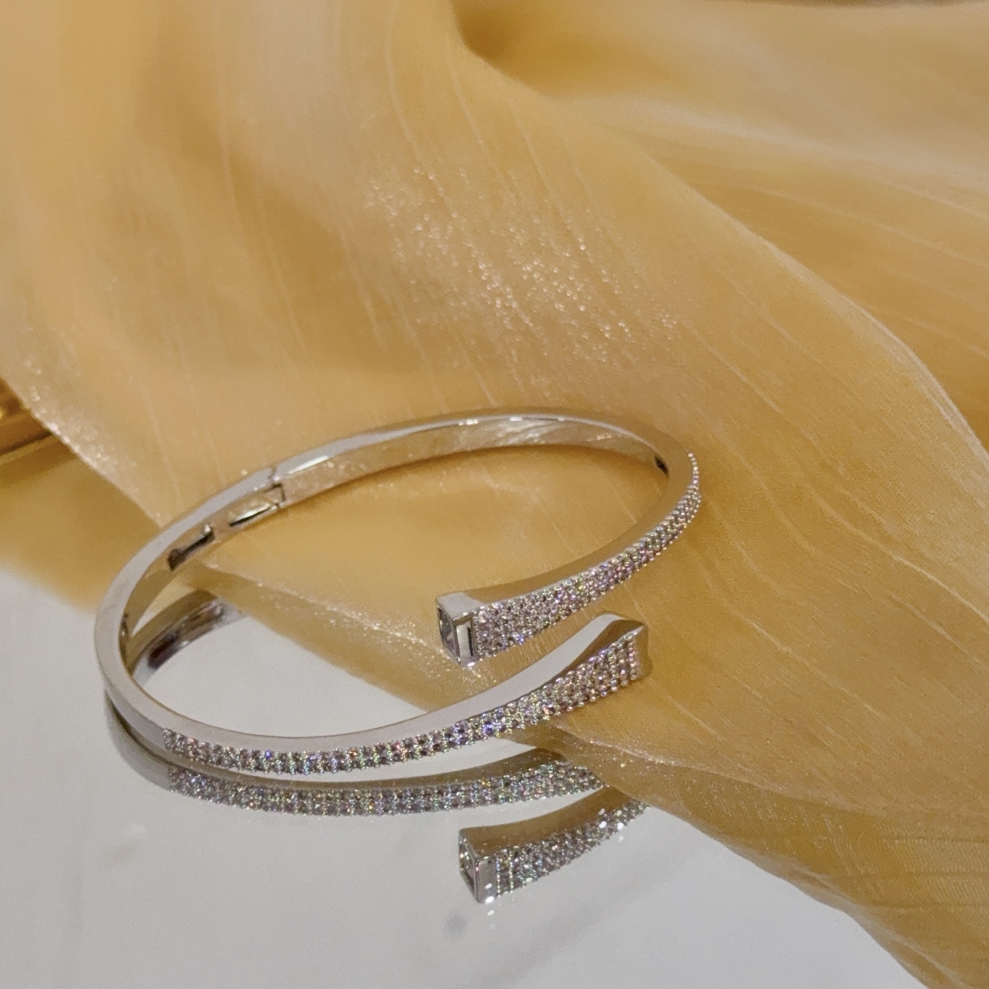 Piaget Possibly Possession bracelet (watch not visible) silver case with pavé gemstone accents, white box 0mm Women's Unknown
