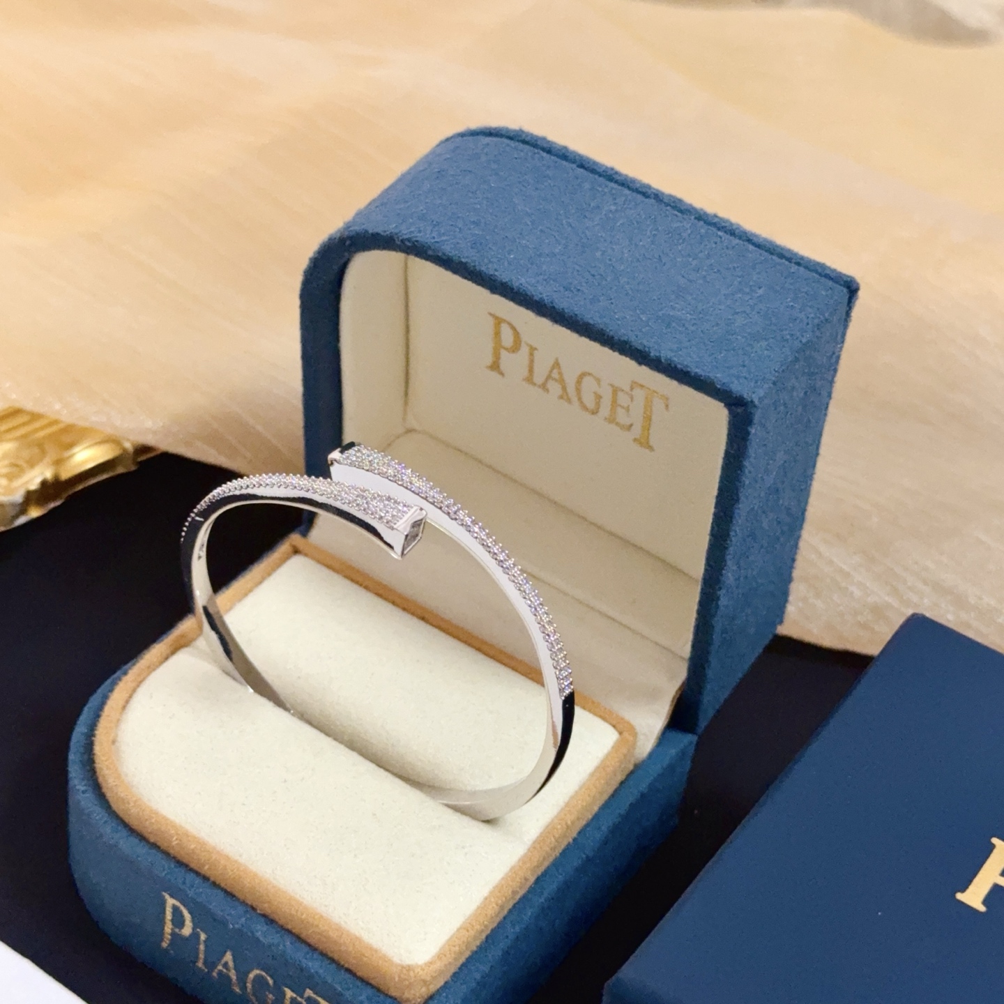 Piaget Possibly Possession bracelet (watch not visible) silver case with pavé gemstone accents, white box 0mm Women's Unknown