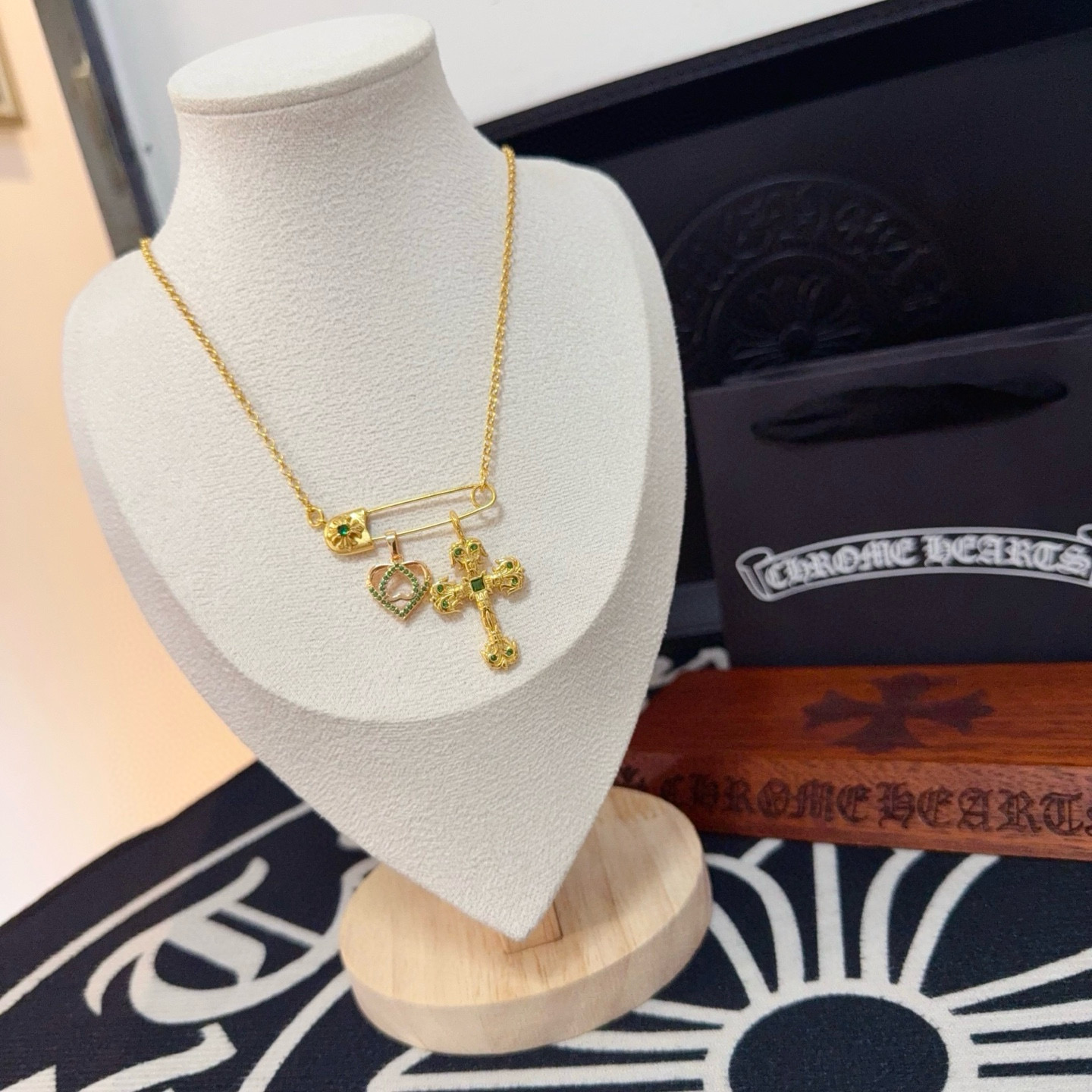 Omega Haute Couture Haute Couture Fine Jewelry Necklace Bracelet Ring 3