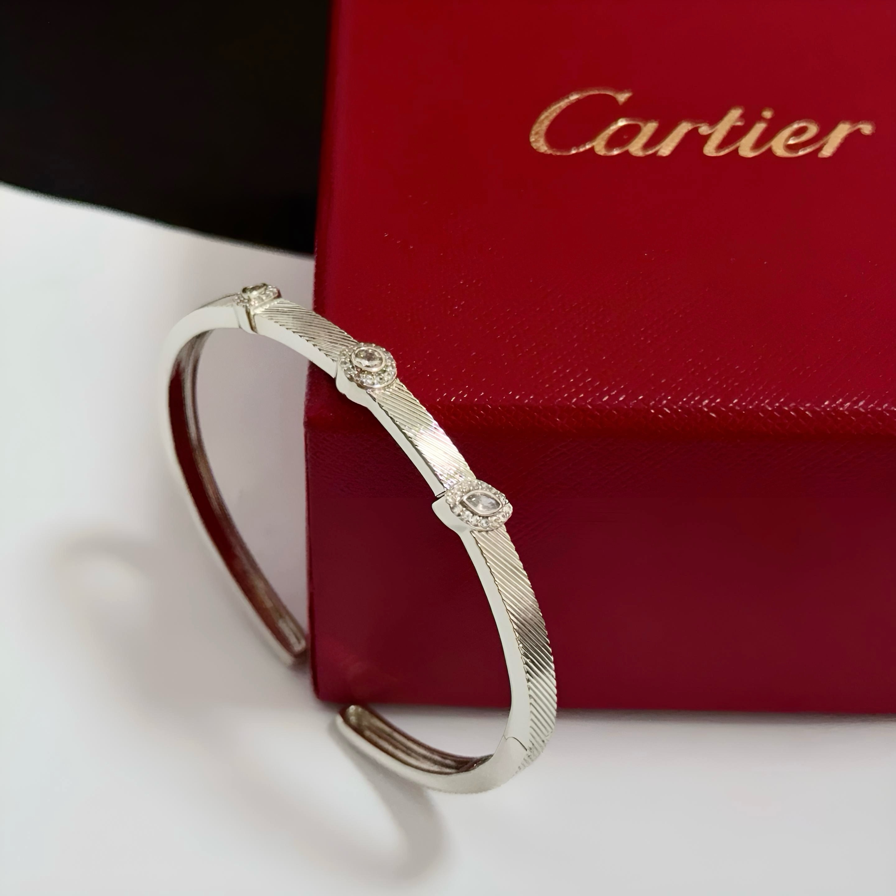 Cartier 卡地亚love镶钻手镯 高端定制版本