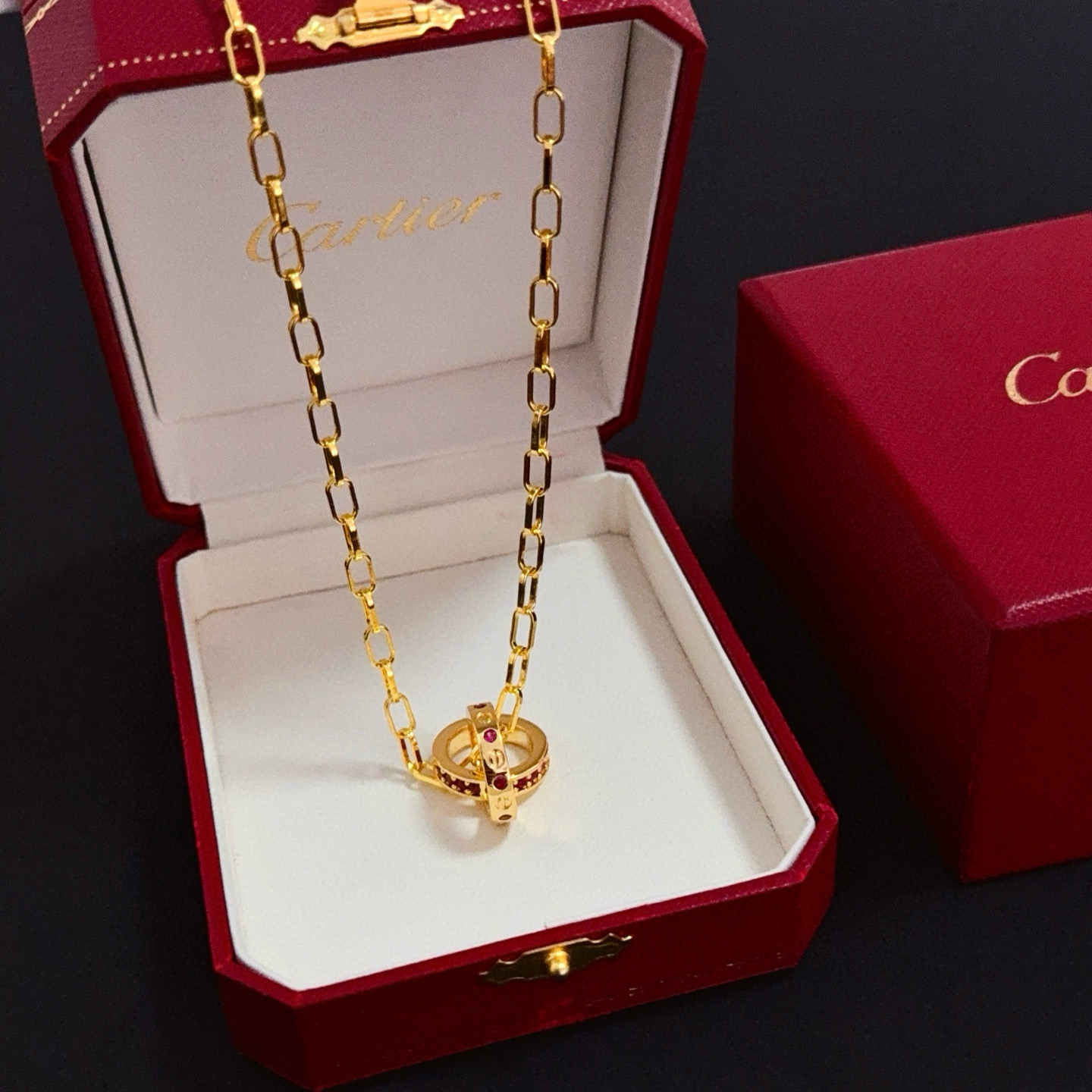 NO:688283,Cartier diamond-encrusted necklace, high-end customized version, diamond-encrusted craftsmanship, V gold material, classic and fashionable style, reconstruct the aesthetics of love with sharp lines!  Breaking the rules, the diamond-encrusted design actually achieves the ceiling of high-end sense - no need for flashy accumulation, love should be as pure as ever. Cartier is loved by many celebrities and Internet celebrities. The Leopard series bracelet is absolutely an eternal classic, and it is not limited to men and women, and there is no age limit!  Wear it and you will be the center of attention!  , jewelry boutique,cartier,necklace,bracelet19860909卡地亚镶钻项链 高端定制版本 镶嵌钻工艺 V金材质 经典而时尚风格 用凌厉线条重构爱情美学！打破常规,镶嵌钻设计反而成就高级感天花板——无需浮华堆砌,爱本应纯粹如初 卡地亚受众多明星网红的爱戴 豹子系列手镯 绝对是永恒经典 而且男女不限 年龄不限 ！戴上它你就是焦点！,饰品精品,cartier,necklace,bracelet,Jewelry