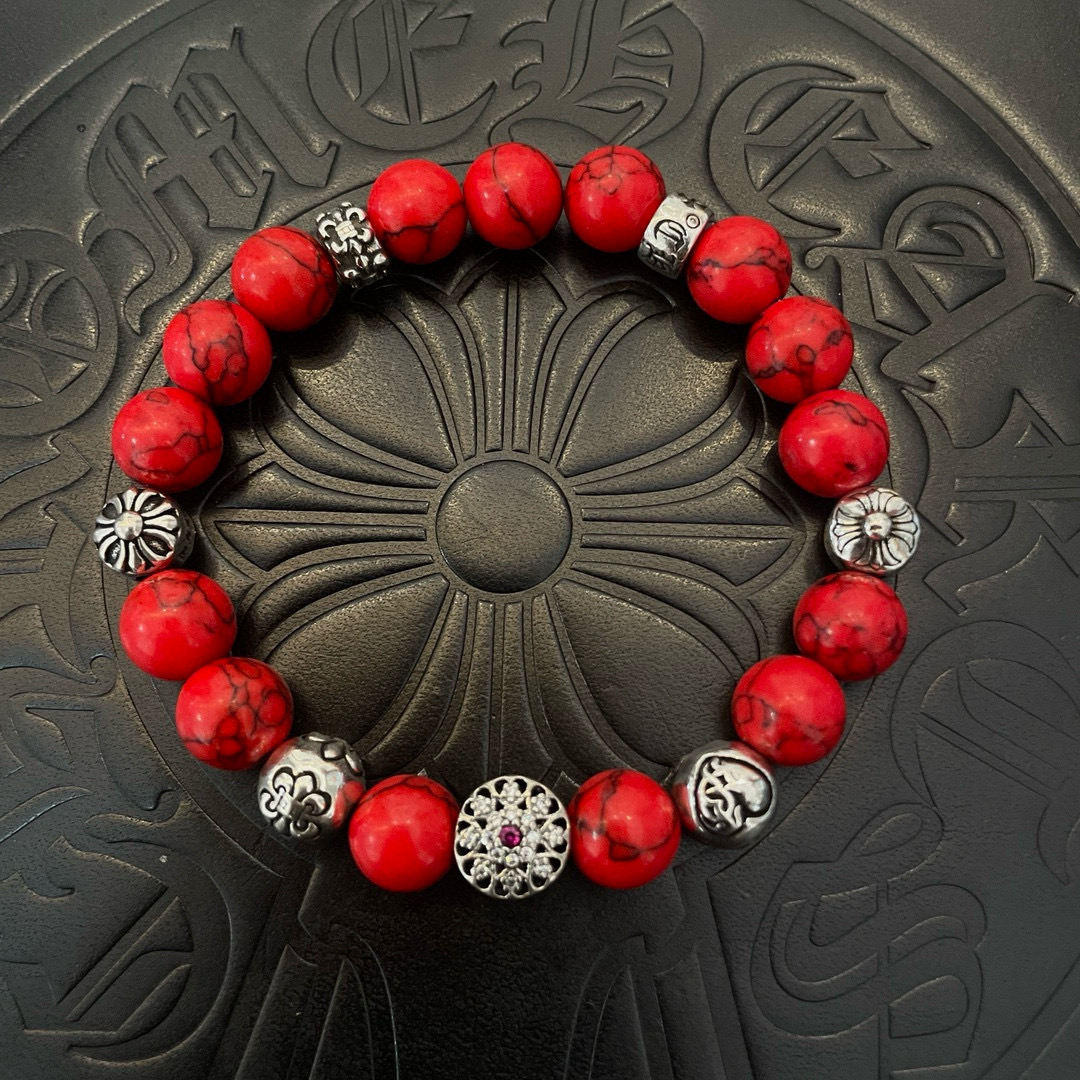 NO:688157,Batch of new [counter quality] Chrome Hearts classic retro multi-element red turquoise bracelet, popular on Kuaishou/ins/Xiaohongshu, different concave and convex shapes of the pattern design style are unique. The cross scout flower is the symbol of Chrome Hearts, so it is more durable. Genuine type-printing Chrome Hearts distinguishes the ordinary light version in the market. Match the version and standard quality. Look at the printing details. The degree of retro gray oxidation. Seiko version!  , jewelry boutique, chrome hearts, chrome hearts, bracelet19860909批 新款【专柜品质】Chrome Hearts克罗心 经典复古多元素红松石手串手链 ,快手/ins/小红书热门,凹凸造型不同的花纹设计风格呈现出与众不同 十字架童军花是克罗心的标志 所以更经久不衰 正品打版Chrome Hearts克罗心 区别市场普通轻版 对版对标品质 看字印细节 复古做旧灰氧程度.精工版本！,饰品精品,chrome hearts,chrome hearts,bracelet,Jewelry