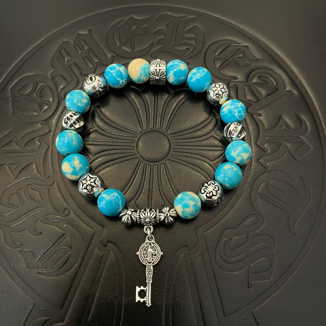 NO:688164,Batch of new [counter quality] Chrome Hearts classic retro multi-element turquoise bracelet, popular on Kuaishou/ins/Xiaohongshu, different concave and convex shapes of the pattern design style are unique. The cross scout flower is the symbol of Chrome Hearts, so it is more durable. Genuine type-printing Chrome Hearts distinguishes the ordinary light version in the market. Match the version and standard quality. Look at the printing details. The degree of retro gray oxidation. Seiko version!  , jewelry boutique, chrome hearts, chrome hearts, bracelet19860909批 新款【专柜品质】Chrome Hearts克罗心 经典复古多元素绿松石手串手链 ,快手/ins/小红书热门,凹凸造型不同的花纹设计风格呈现出与众不同 十字架童军花是克罗心的标志 所以更经久不衰 正品打版Chrome Hearts克罗心 区别市场普通轻版 对版对标品质 看字印细节 复古做旧灰氧程度.精工版本！,饰品精品,chrome hearts,chrome hearts,bracelet,Jewelry