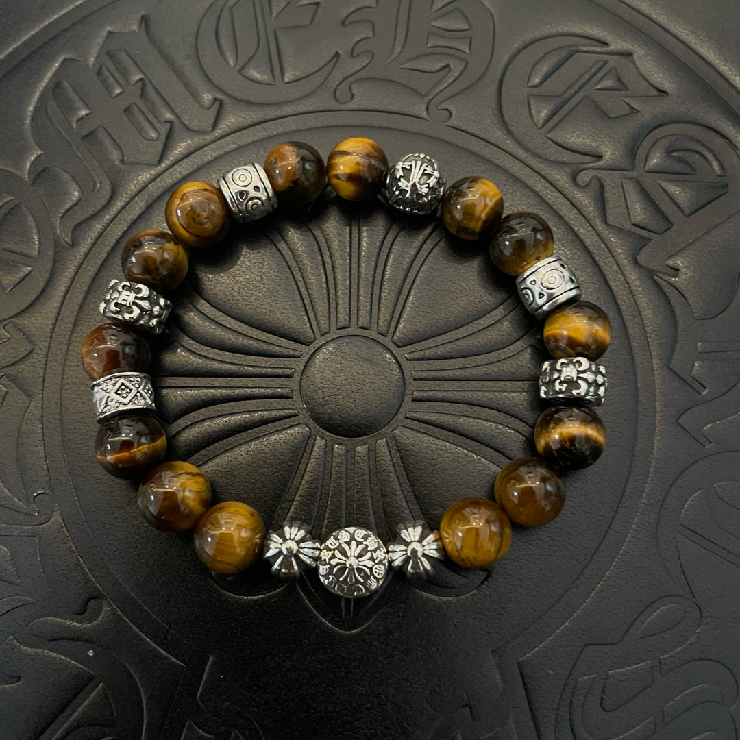 NO:688169,New [counter quality] Chrome Hearts classic retro multi-element tiger eye stone bracelet bracelet, concave and convex shapes with different pattern design styles, showing a distinctive cross. The Scout flower is the symbol of Chrome Hearts, so it is more durable. Genuine pattern-printed Chrome Hearts distinguishes the ordinary light version in the market. Match the version and standard quality. Look at the printing details, the degree of retro ash oxidation. Seiko version!  !  !  Purely handmade ~ Authentic open mold fashion essentials. Can be worn by both men and women. Same style for couples. Official website original. Rock punk Thai silver style. Retro elements. Trendy and versatile!  , jewelry boutique, chrome hearts, chrome hearts, bracelet19860909新款【专柜品质】Chrome Hearts克罗心 经典复古多元素虎眼石手链手串,凹凸造型不同的花纹设计风格 呈现出与众不同 十字架 童军花是克罗心的志 所以更经久不衰 正品打版Chrome Hearts克罗心 区别市场普通轻版 对版对标品质 看字印细节 复古做旧灰氧程度.精工版本！！！ 纯手工打造 ～正品开模潮流时尚必备 男女均可佩戴 情侣同款 官网原版 摇滚朋克泰银风格 复古元素 潮流百搭！,饰品精品,chrome hearts,chrome hearts,bracelet,Jewelry