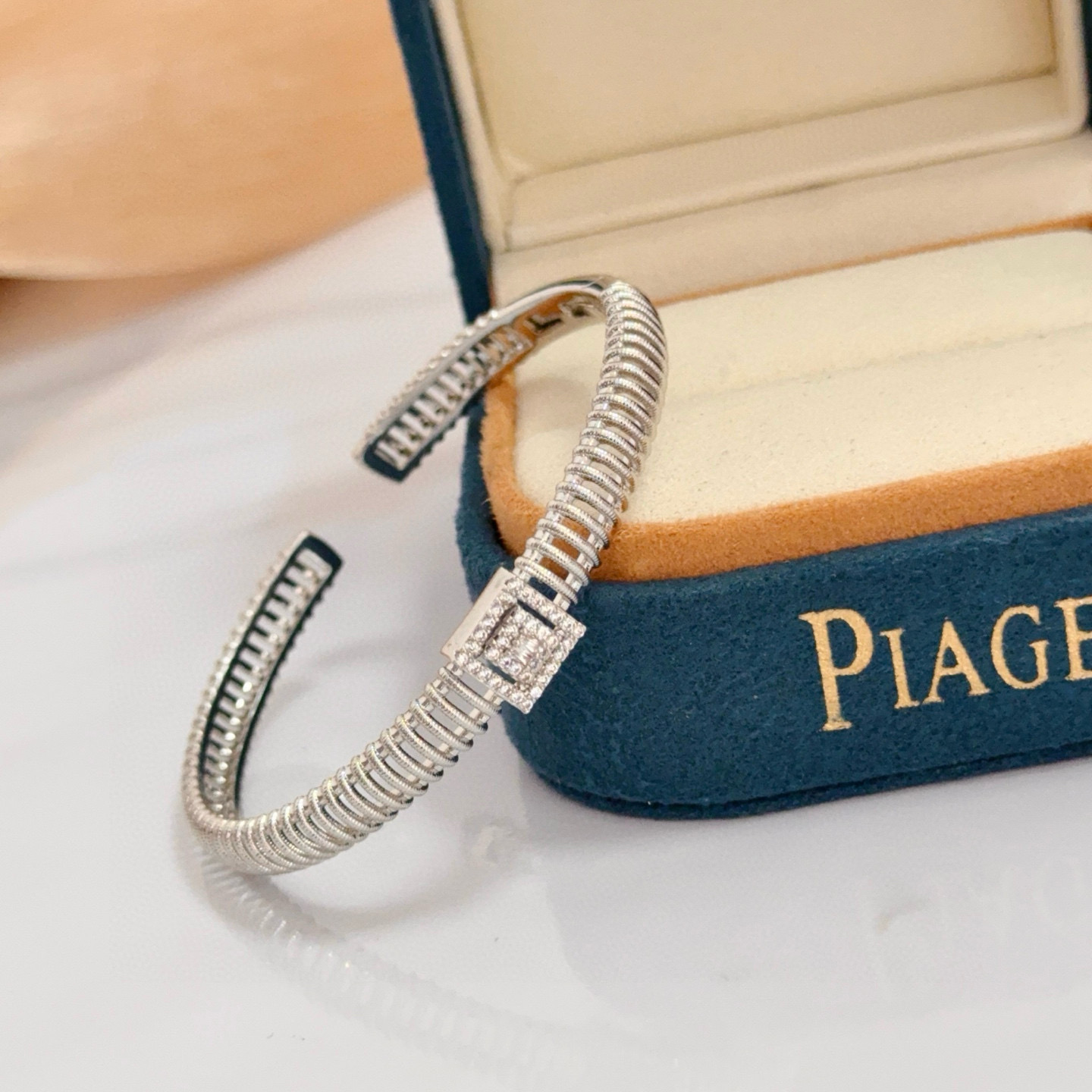 Piaget Jewelry Piaget V — photo 5