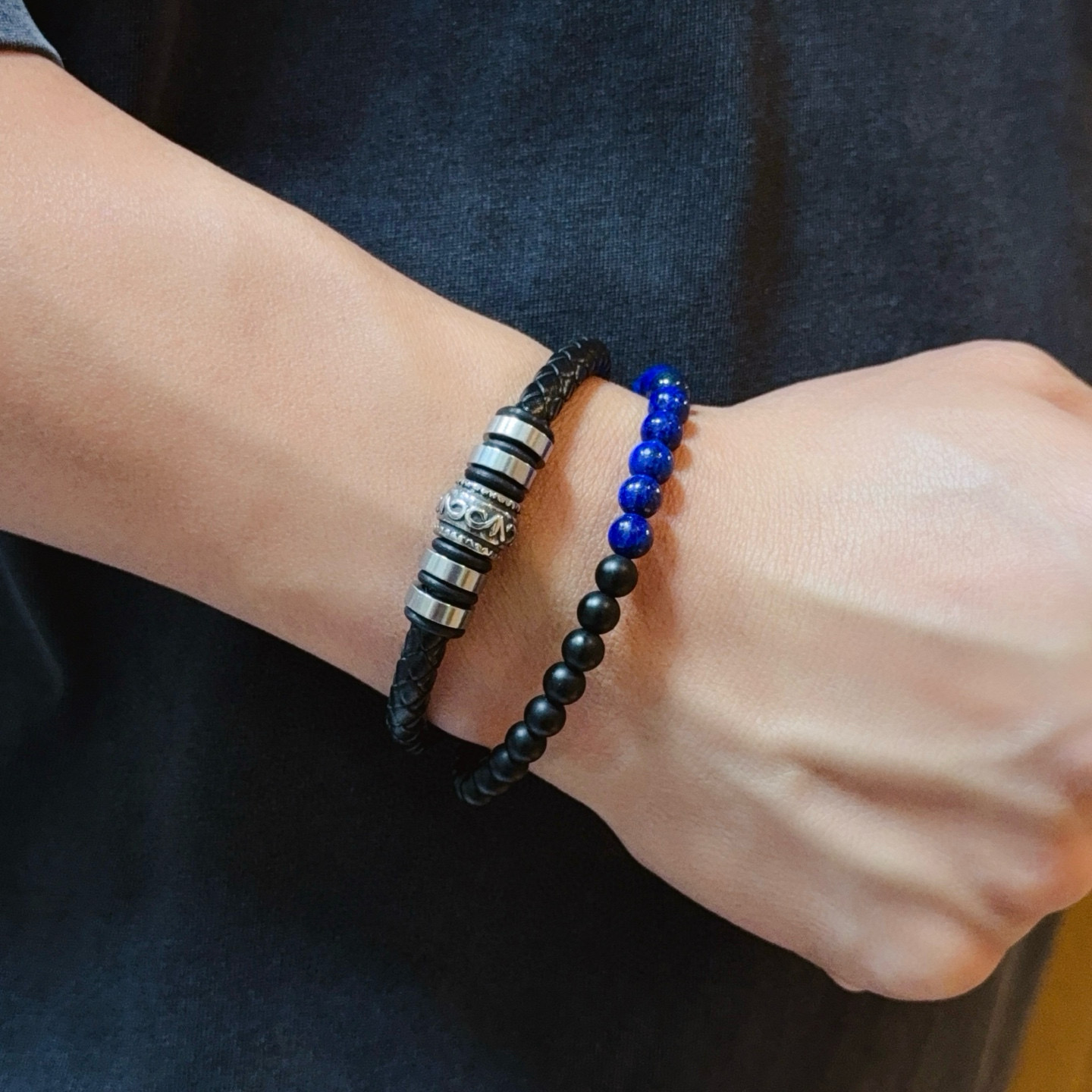 NO:688250,New [counter quality] Chrome Hearts Chrome Hearts cross leather rope bracelet bracelet, different concave and convex shapes, different pattern design styles, showing a distinctive cross scout flower is the symbol of Chrome Hearts, so it is more durable. Genuine pattern-printed Chrome Hearts Chrome Hearts is different from the ordinary light version in the market. Match the version and standard quality. Look at the printing details, the degree of retro gray oxidation. Seiko version!  , jewelry boutique, chrome hearts, chrome hearts, bracelet19860909新款【专柜品质】Chrome Hearts克罗心十字架皮绳手镯手绳,凹凸造型不同的花纹设计风格呈现出与众不同 十字架童军花是克罗心的标志 所以更经久不衰 正品打版Chrome Hearts克罗心 区别市场普通轻版 对版对标品质 看字印细节 复古做旧灰氧程度.精工版本！,饰品精品,chrome hearts,chrome hearts,bracelet,Jewelry