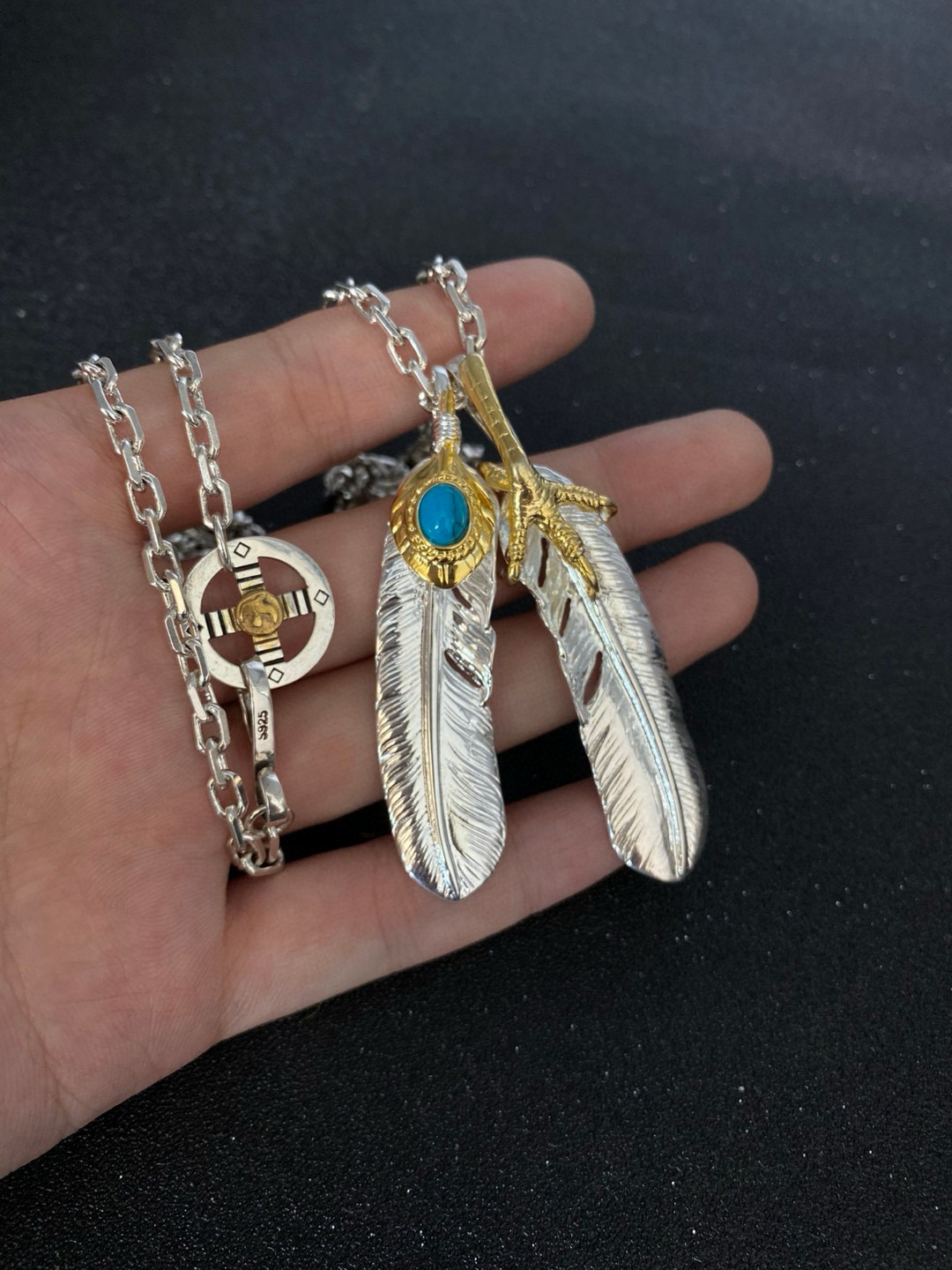 NO:704844,[New product on the shelves] Goro’s Goro Takahashi turquoise feather pendant, Takahashi classic necklace, top version, exclusive photo shoot, focusing on the high-end market, popular model on Kuaishou/ins/Xiaohongshu, absolutely different from the ordinary version!  The product details in the pictures are consistent with ZP!  Original production process, exquisite quality, purely handmade ~ Authentic mold opening, trendy and fashionable must-have, can be worn by both men and women, the same style for couples, rock punk Thai silver style, retro elements, trendy and versatile, the same style as the official website, boutique jewelry, necklace19860909【新品上架】Goro’s高桥吾郎松石羽毛吊坠,高桥经典项链,顶级版本,认准独家拍摄,主攻高端市场 ,快手/ins/小红书热门款,绝对区别普通版本！图片产品细节与ZP一致！原版制作工艺 精工品质 纯手工打造 ～正品开模潮流时尚必备 男女均可佩戴 情侣款同款 摇滚朋克泰银风格 复古元素 潮流百搭 官网同款,饰品精品,necklace,Jewelry