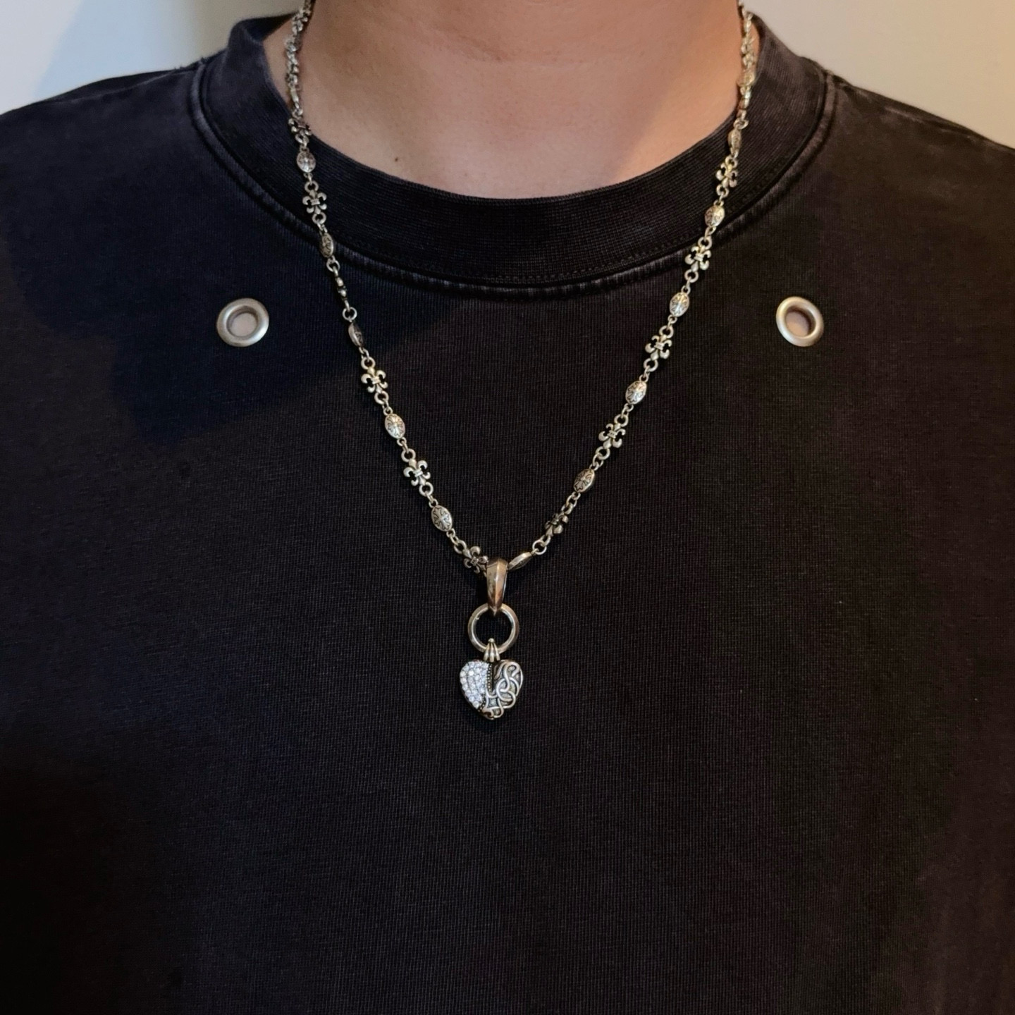 新款【专柜品质】Chrome Hearts克罗心经典复古花球项链,藤蔓爱心吊坠 凹凸造型不同的花纹设计风格 呈现出与众不同 十字架 6