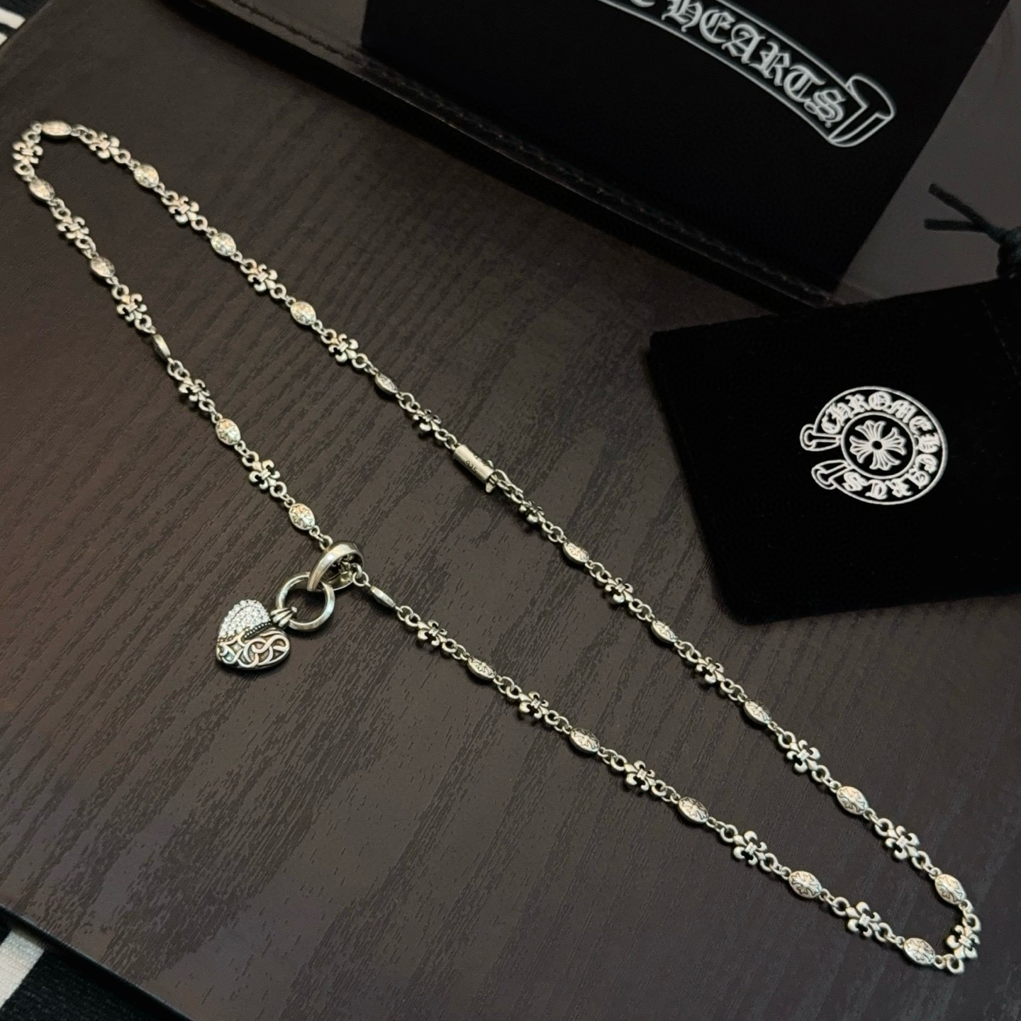 新款【专柜品质】Chrome Hearts克罗心经典复古花球项链,藤蔓爱心吊坠 凹凸造型不同的花纹设计风格 呈现出与众不同 十字架 4