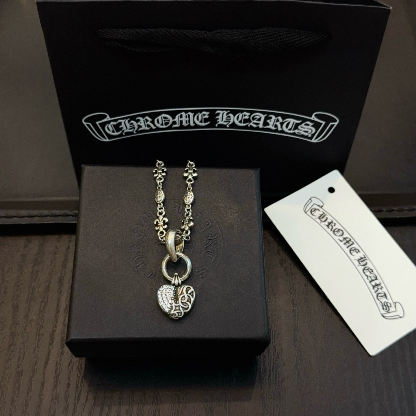 新款【专柜品质】Chrome Hearts克罗心经典复古花球项链,藤蔓爱心吊坠 凹凸造型不同的花纹设计风格 呈现出与众不同 十字架 2