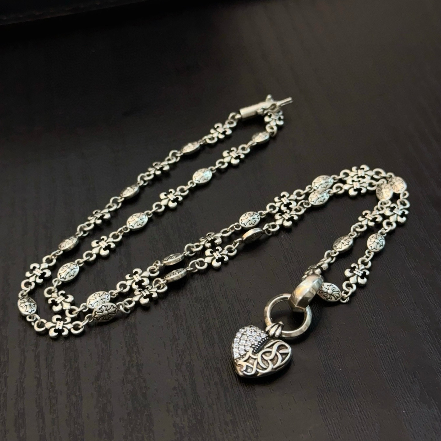 新款【专柜品质】Chrome Hearts克罗心经典复古花球项链,藤蔓爱心吊坠 凹凸造型不同的花纹设计风格 呈现出与众不同 十字架 8