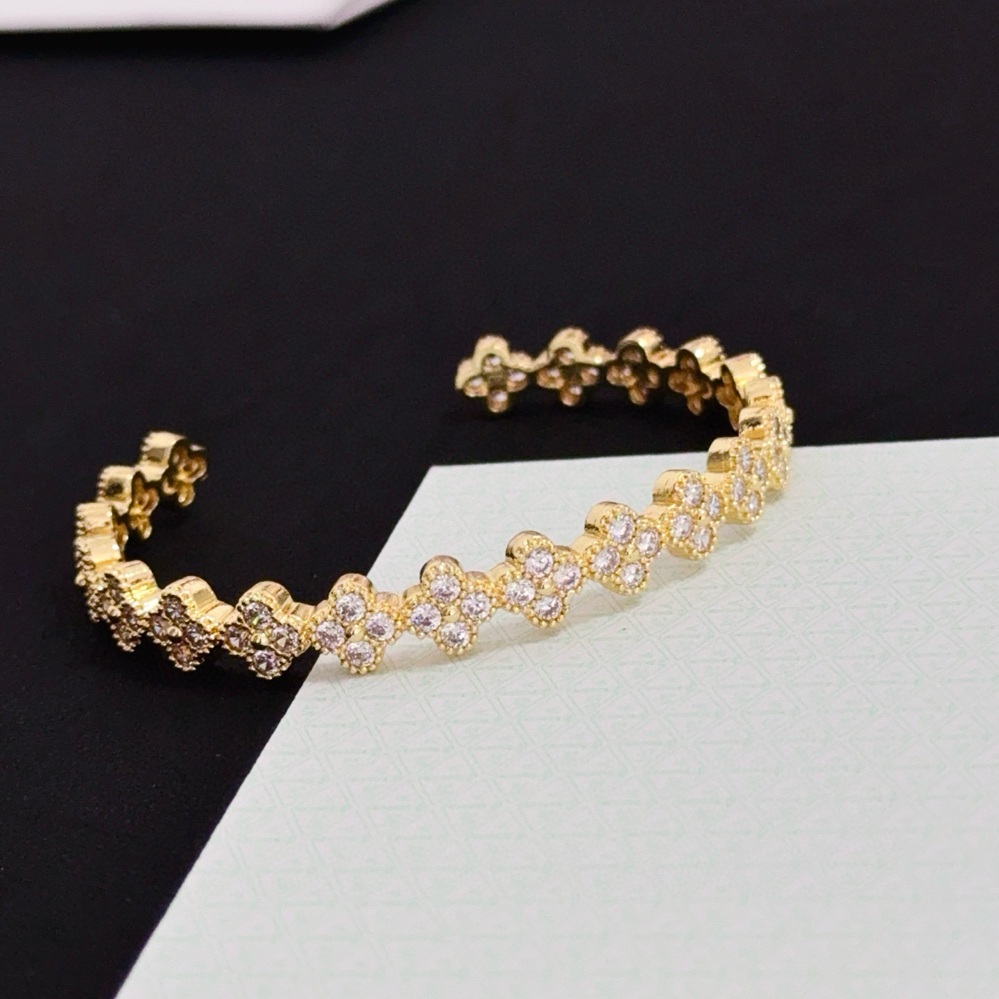 Van Cleef & Arpels Haute Couture Haute Joaillerie Fine Jewelry Earrings 7
