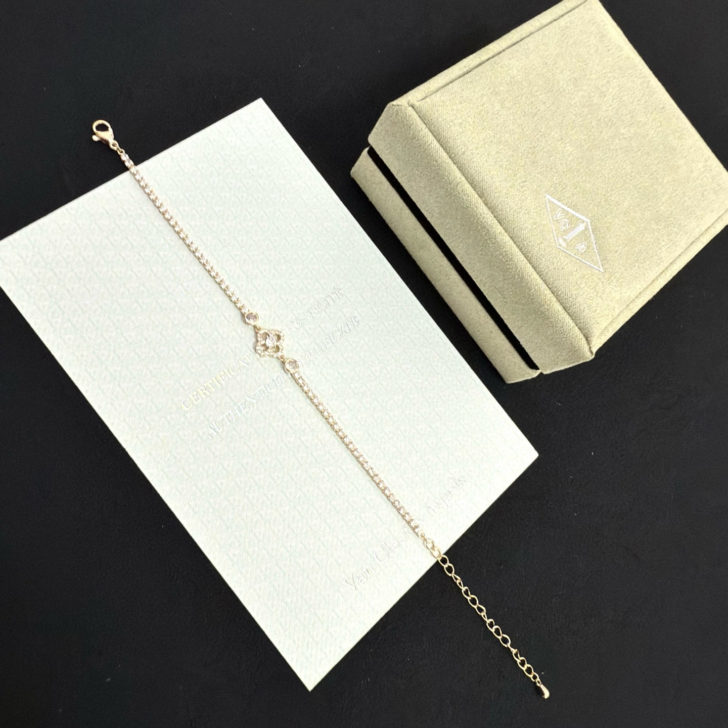 Van Cleef Arpels Alhambra Diamond Tennis Bracelet bracelet Yellow gold metal with clear diamond stones 16cm with 3cm extension chain