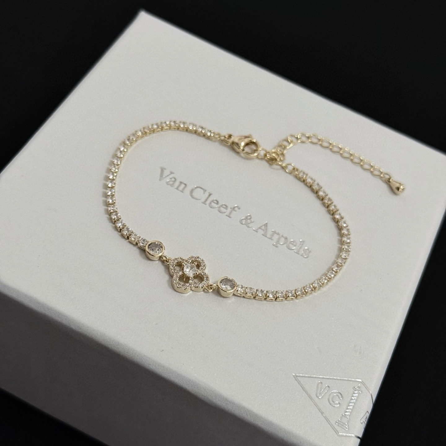 Van Cleef Arpels Alhambra Diamond Tennis Bracelet bracelet Yellow gold metal with clear diamond stones 16cm with 3cm extension chain