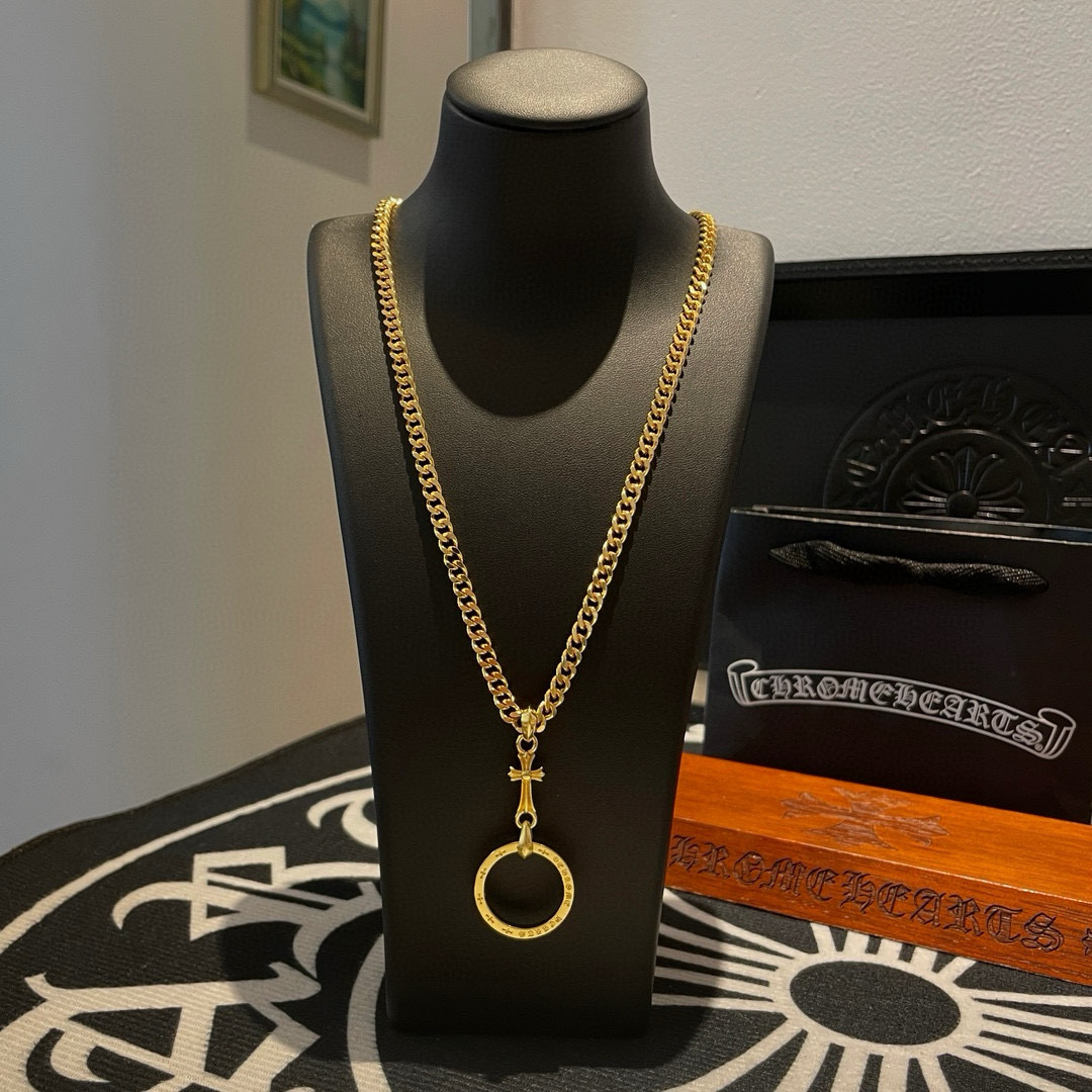 NO:704967,New [Counter Quality] Chrome Hearts Classic Gold Necklace Cross Circle Pendant Concave and Concave Shape Different Pattern Design Styles Show Different Crosses and Scout Flowers are Chrome Hearts’ Emblem, So They Are More Enduring Genuine Patterned Chrome Hearts Differentiate from Ordinary Light Versions in the Market Matching Versions and Standard Quality Look at the Printing Details, Vintage and Old Gray Oxygen Level. Seiko Version!  !  !  Purely handmade ~ Authentic open mold fashion essentials. Can be worn by both men and women. Same style for couples. Official website original. Rock punk Thai silver style. Retro elements. Trendy and versatile!  , jewelry boutique, chrome hearts, chrome hearts, necklace, gold19860909新款【专柜品质】Chrome Hearts克罗心 经典黄金色项链 十字架圆牌吊坠 凹凸造型不同的花纹设计风格 呈现出与众不同 十字架 童军花是克罗心的志 所以更经久不衰 正品打版Chrome Hearts克罗心 区别市场普通轻版 对版对标品质 看字印细节 复古做旧灰氧程度.精工版本！！！ 纯手工打造 ～正品开模潮流时尚必备 男女均可佩戴 情侣同款 官网原版 摇滚朋克泰银风格 复古元素 潮流百搭！,饰品精品,chrome hearts,chrome hearts,necklace,gold,Jewelry