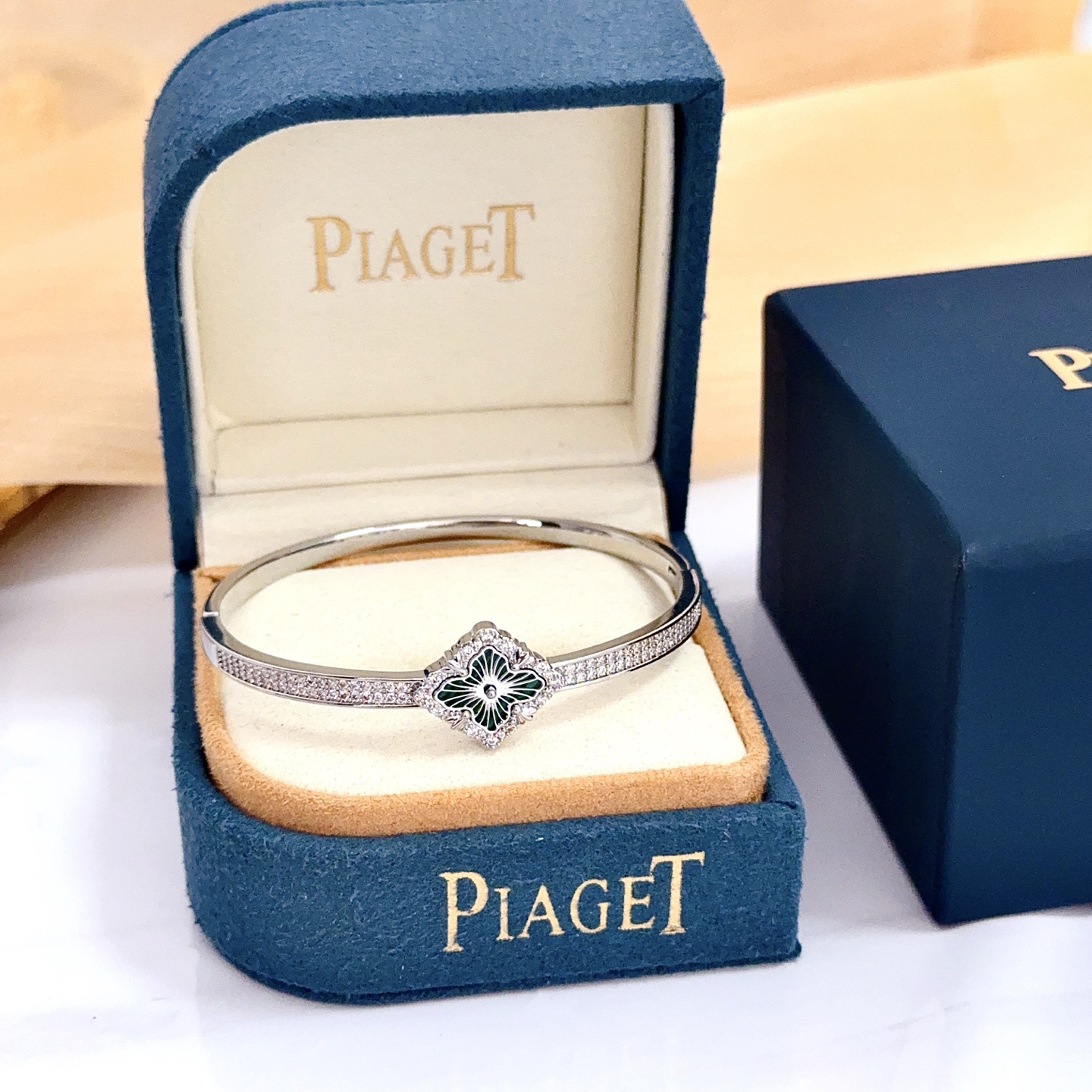 Piaget Smycken Piaget V