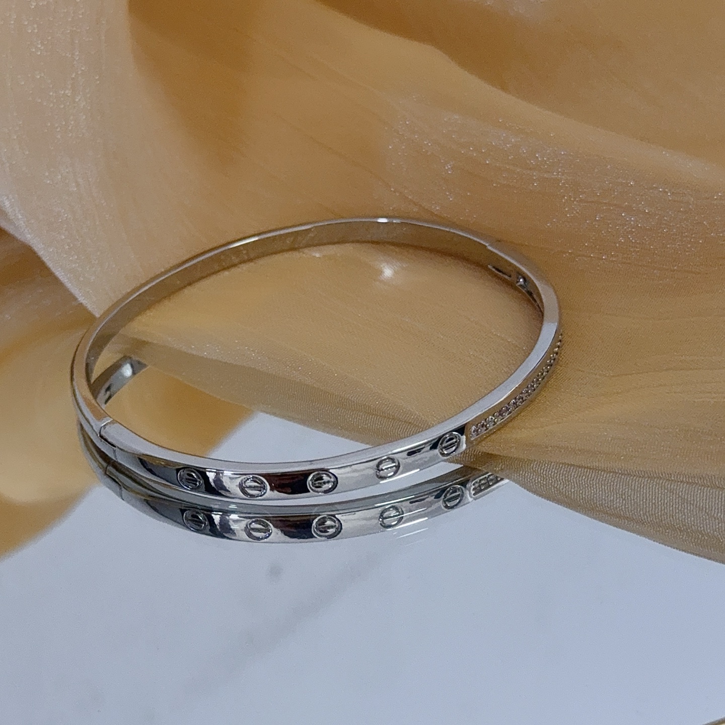 Piaget Jewelry Piaget V — photo 3