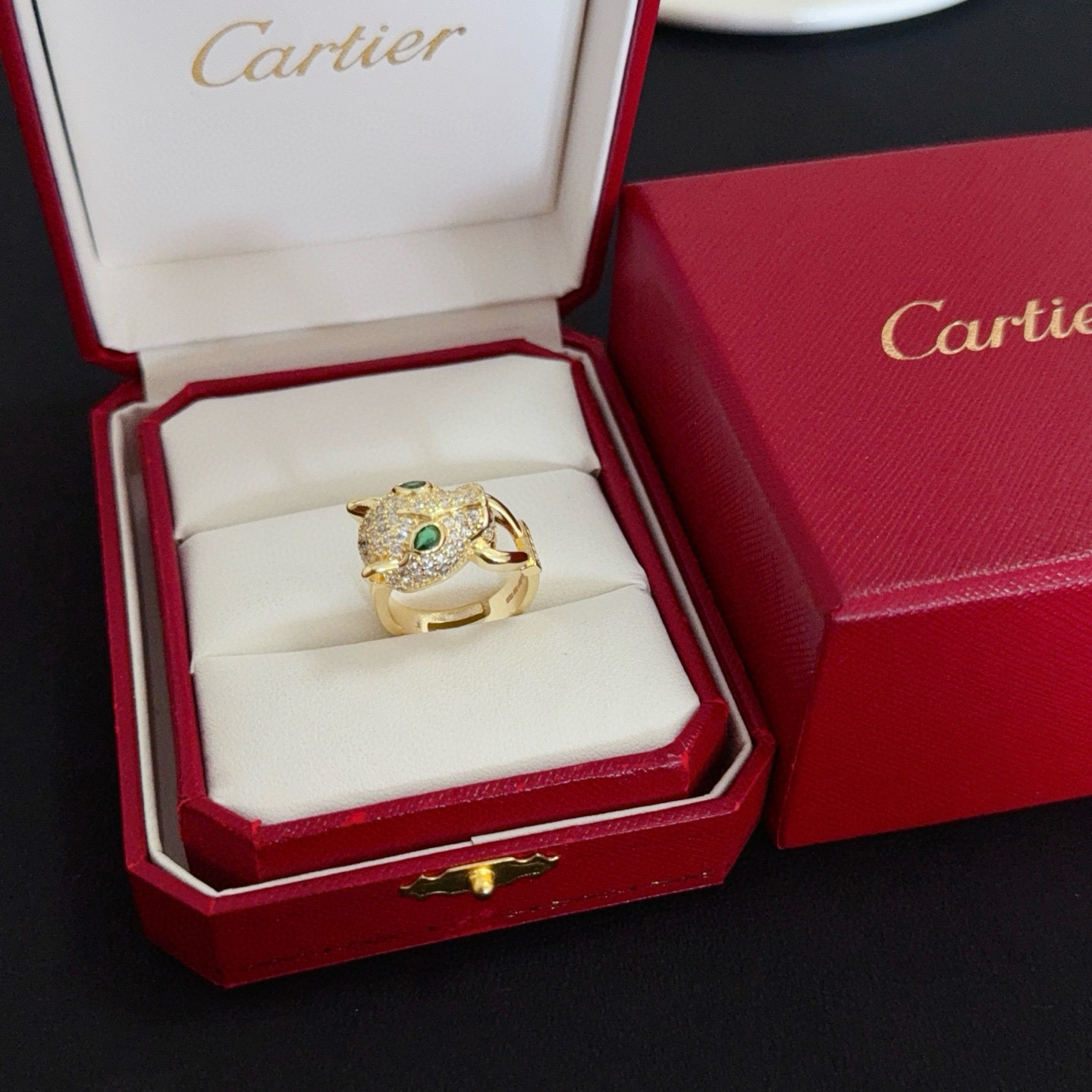 NO:705436,Cartier diamond-set cheetah ring, high-end customized version, diamond-set craftsmanship, V-gold material, classic and fashionable style, using sharp lines to reconstruct the aesthetics of love!  Breaking the rules, the diamond-encrusted design actually achieves the ceiling of high-end sense - no need for flashy accumulation, love should be as pure as ever. Cartier is loved by many celebrities and Internet celebrities. The Leopard series bracelet is absolutely an eternal classic, and it is not limited to men and women, and there is no age limit!  Wear it and you will be the center of attention!  , jewelry boutique, cartier, ring, bracelet19860909卡地亚镶钻猎豹戒指 高端定制版本 镶嵌钻工艺 V金材质 经典而时尚风格 用凌厉线条重构爱情美学！打破常规,镶嵌钻设计反而成就高级感天花板——无需浮华堆砌,爱本应纯粹如初 卡地亚受众多明星网红的爱戴 豹子系列手镯 绝对是永恒经典 而且男女不限 年龄不限 ！戴上它你就是焦点！,饰品精品,cartier,ring,bracelet,Jewelry