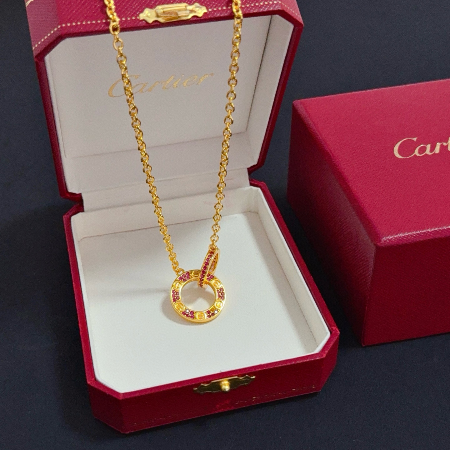 NO:705430,Cartier diamond-encrusted necklace, high-end customized version, diamond-encrusted craftsmanship, V gold material, classic and fashionable style, reconstruct the aesthetics of love with sharp lines!  Breaking the rules, the diamond-encrusted design actually achieves the ceiling of high-end sense - no need for flashy accumulation, love should be as pure as ever. Cartier is loved by many celebrities and Internet celebrities. The Leopard series bracelet is absolutely an eternal classic, and it is not limited to men and women, and there is no age limit!  Wear it and you will be the center of attention!  , jewelry boutique,cartier,necklace,bracelet19860909卡地亚镶钻项链 高端定制版本 镶嵌钻工艺 V金材质 经典而时尚风格 用凌厉线条重构爱情美学！打破常规,镶嵌钻设计反而成就高级感天花板——无需浮华堆砌,爱本应纯粹如初 卡地亚受众多明星网红的爱戴 豹子系列手镯 绝对是永恒经典 而且男女不限 年龄不限 ！戴上它你就是焦点！,饰品精品,cartier,necklace,bracelet,Jewelry