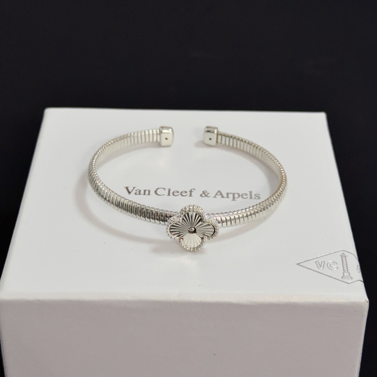 Van Cleef & Arpels Haute Couture Haute Joaillerie Fine Jewelry Earrings 4