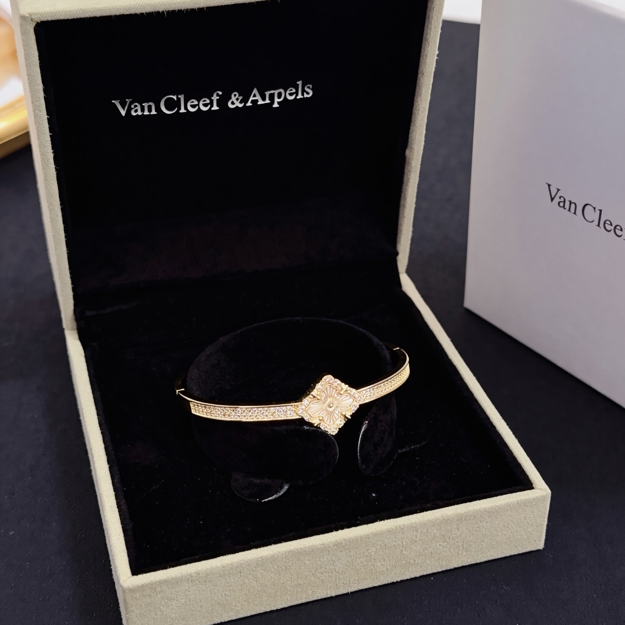 Van Cleef & Arpels Haute Couture Haute Joaillerie Fine Jewelry Earrings 9