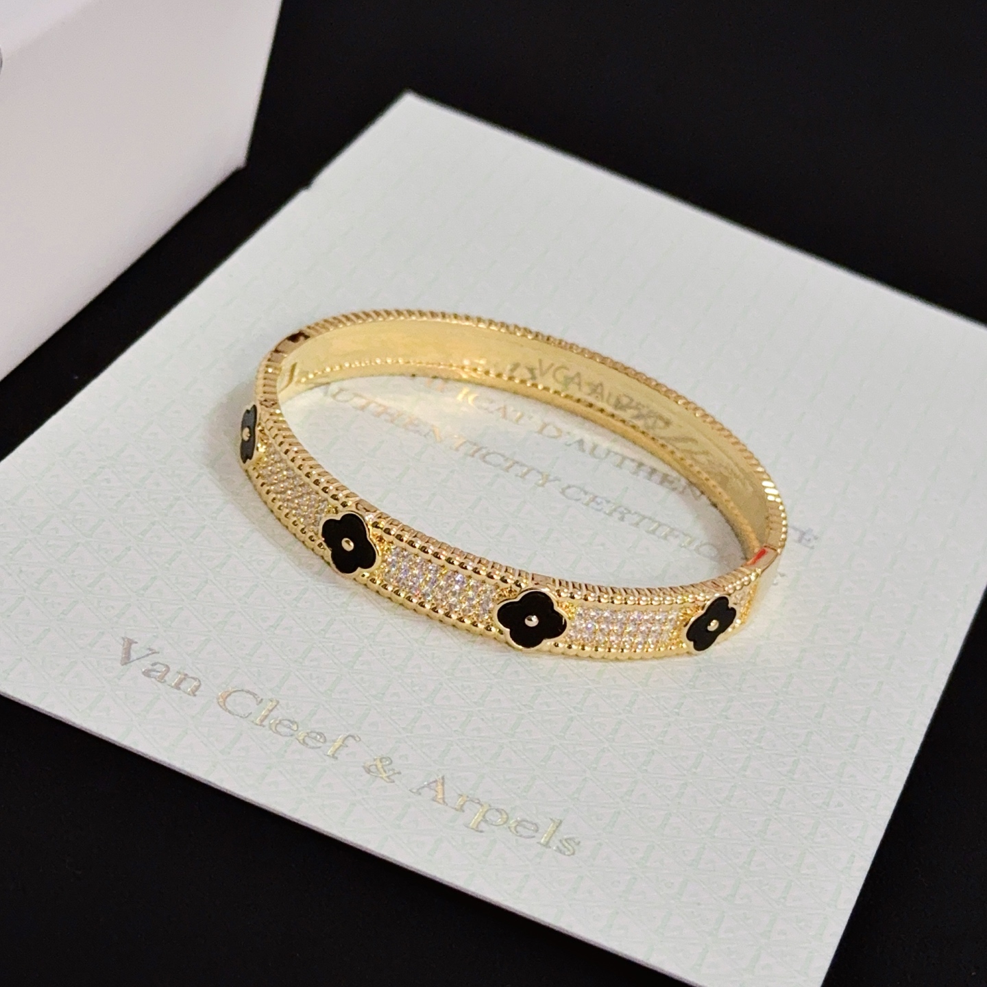 Van Cleef Arpels Alhambra bracelet Yellow gold black onyx clear diamond 17cm