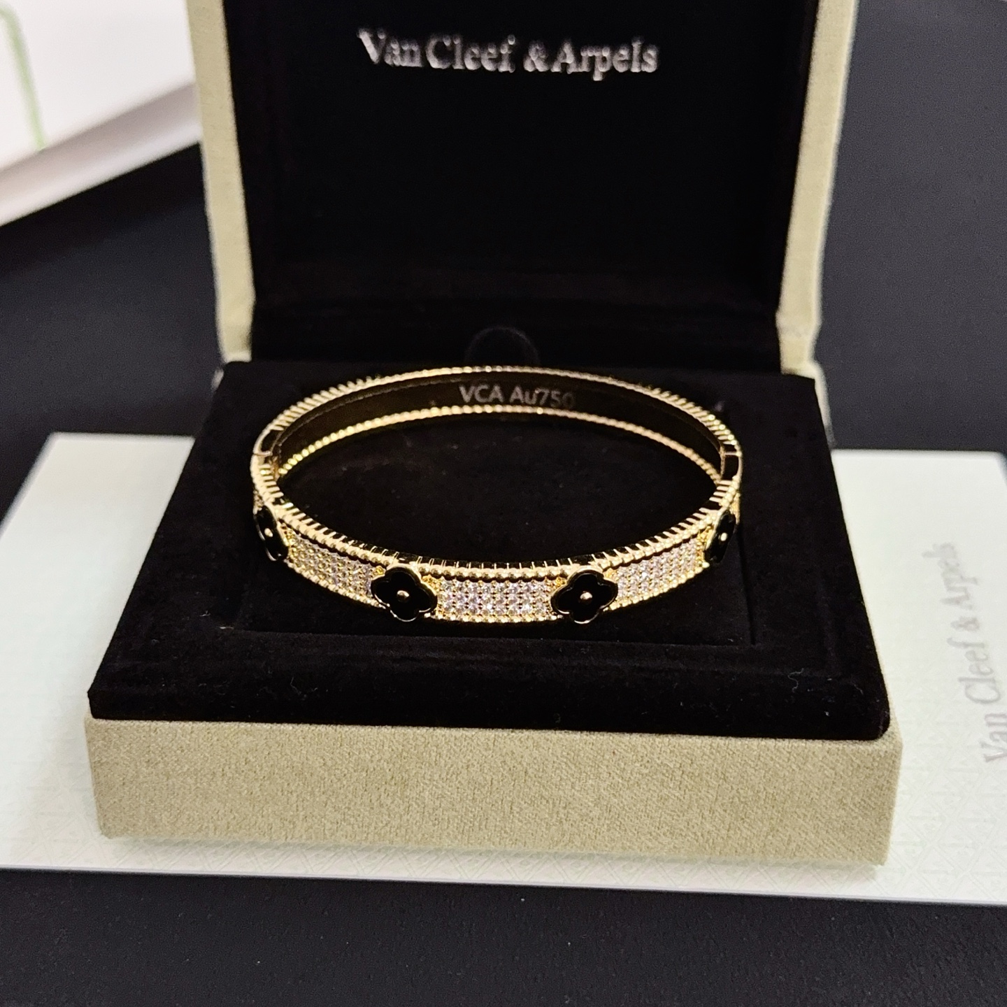 Van Cleef Arpels Alhambra bracelet Yellow gold black onyx clear diamond 17cm