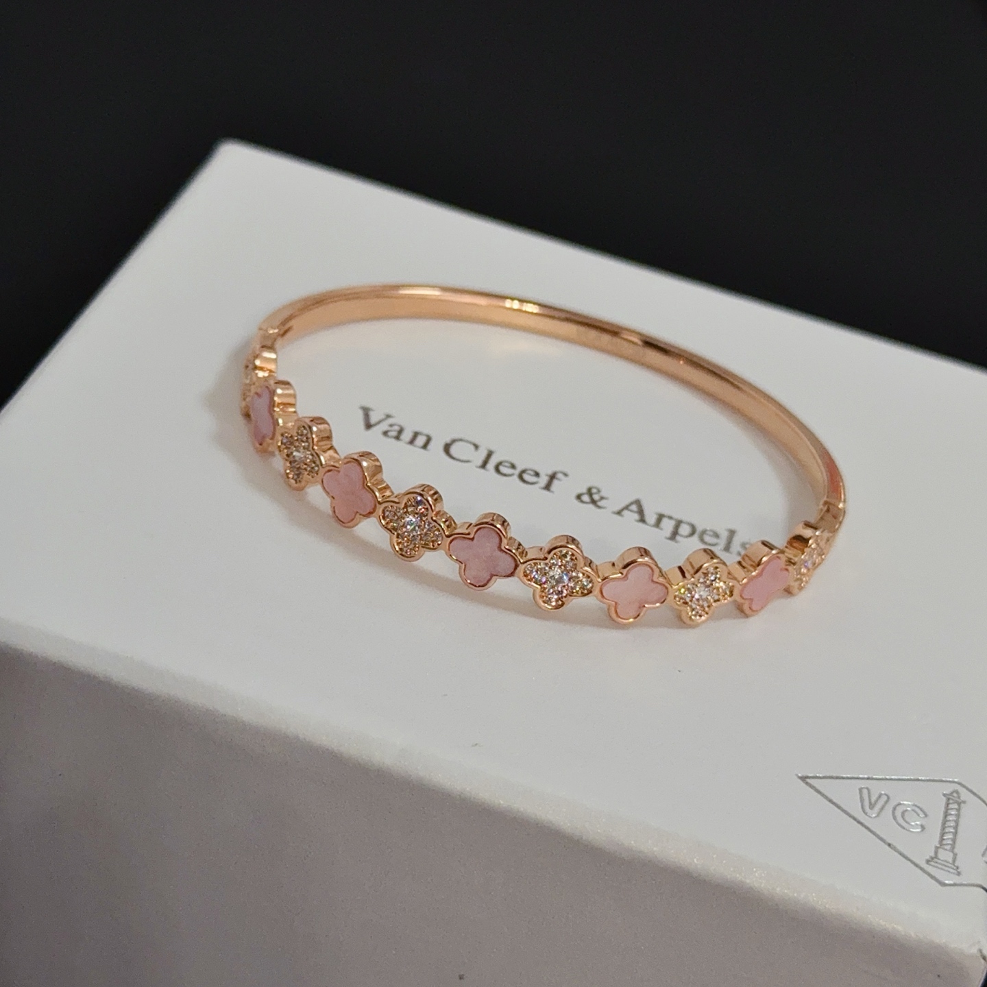 Van Cleef & Arpels Jewelry 〔 〕 VCA V — photo 2