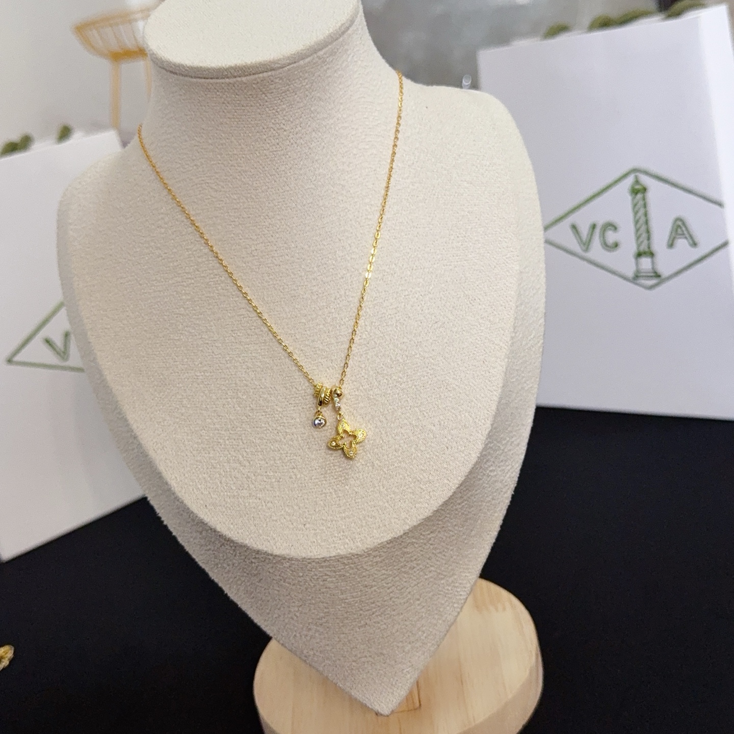 Collar Van Cleef Arpels Alhambra oro amarillo diamante transparente 42cm