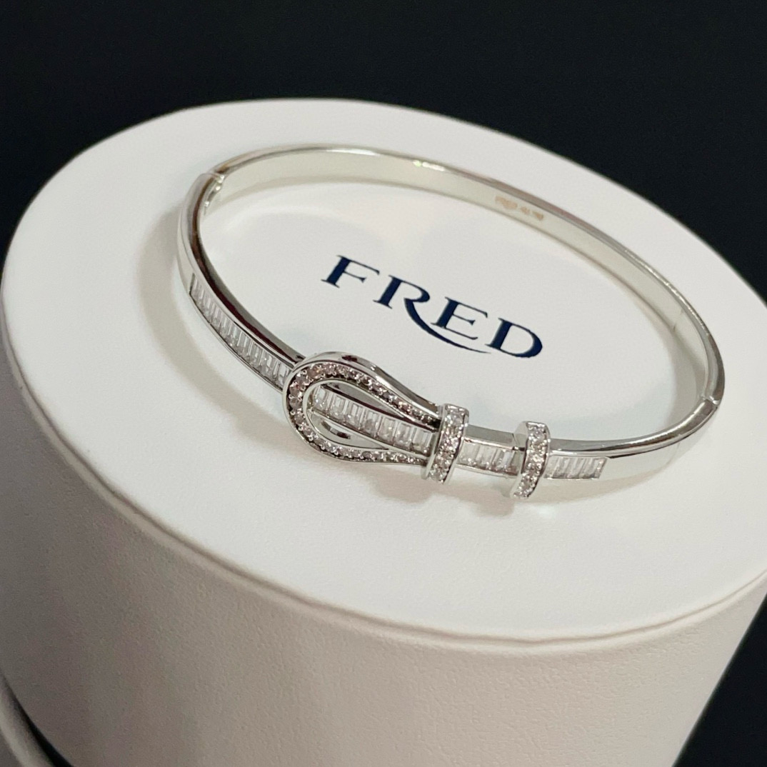 Fred 火爆 𝗙𝗥𝗘𝗗 费雷德满钻马蹄手镯手绳 百搭 达人 一族备必‬单品 1：1对版定制