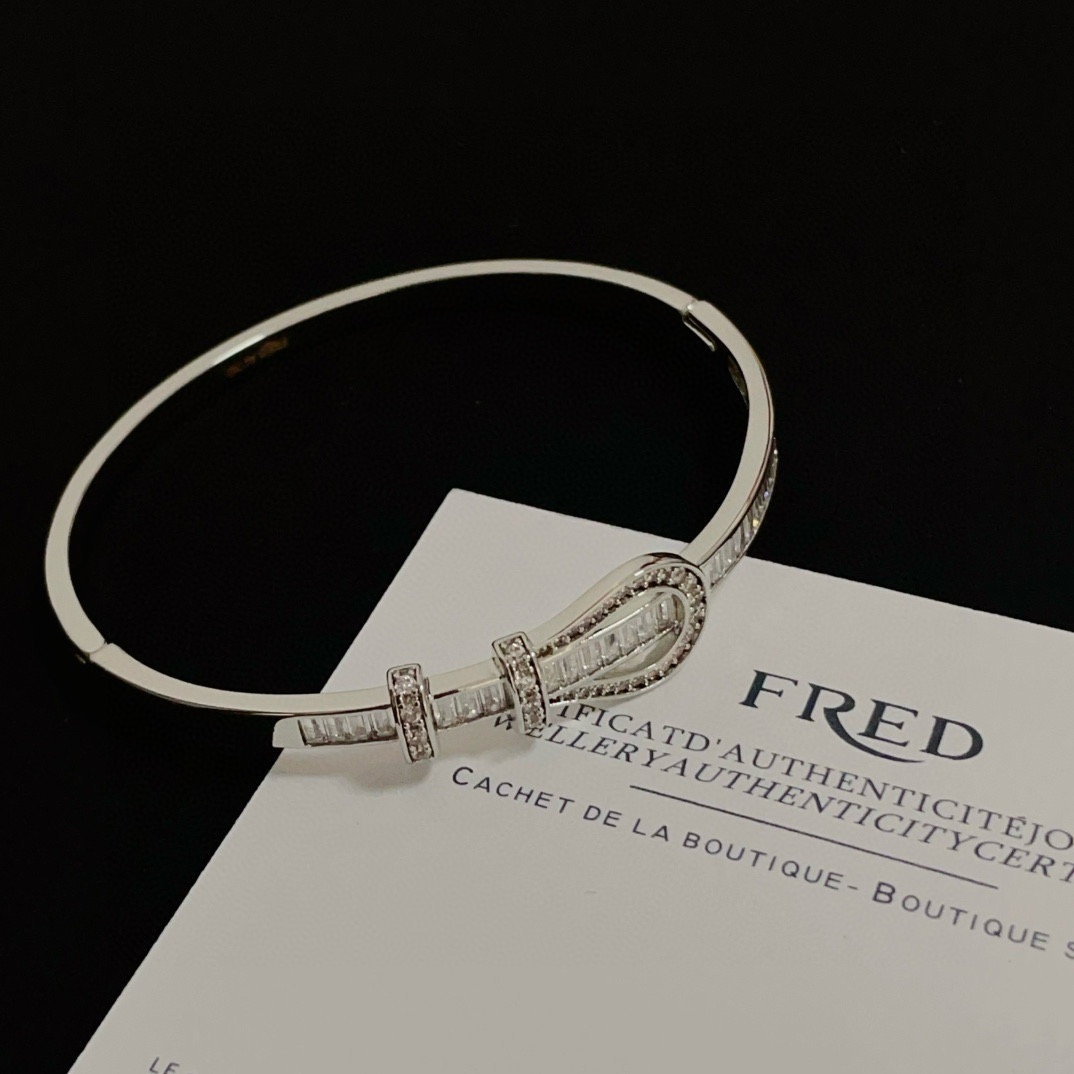 Fred 火爆 𝗙𝗥𝗘𝗗 费雷德满钻马蹄手镯手绳 百搭 达人 一族备必‬单品 1：1对版定制
