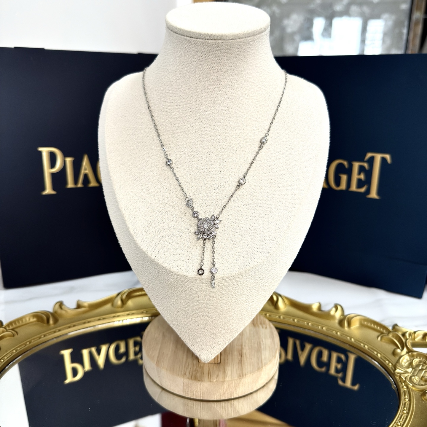 Piaget Rose Y-shaped Lariat Necklace necklace White gold with clear diamonds 42cm