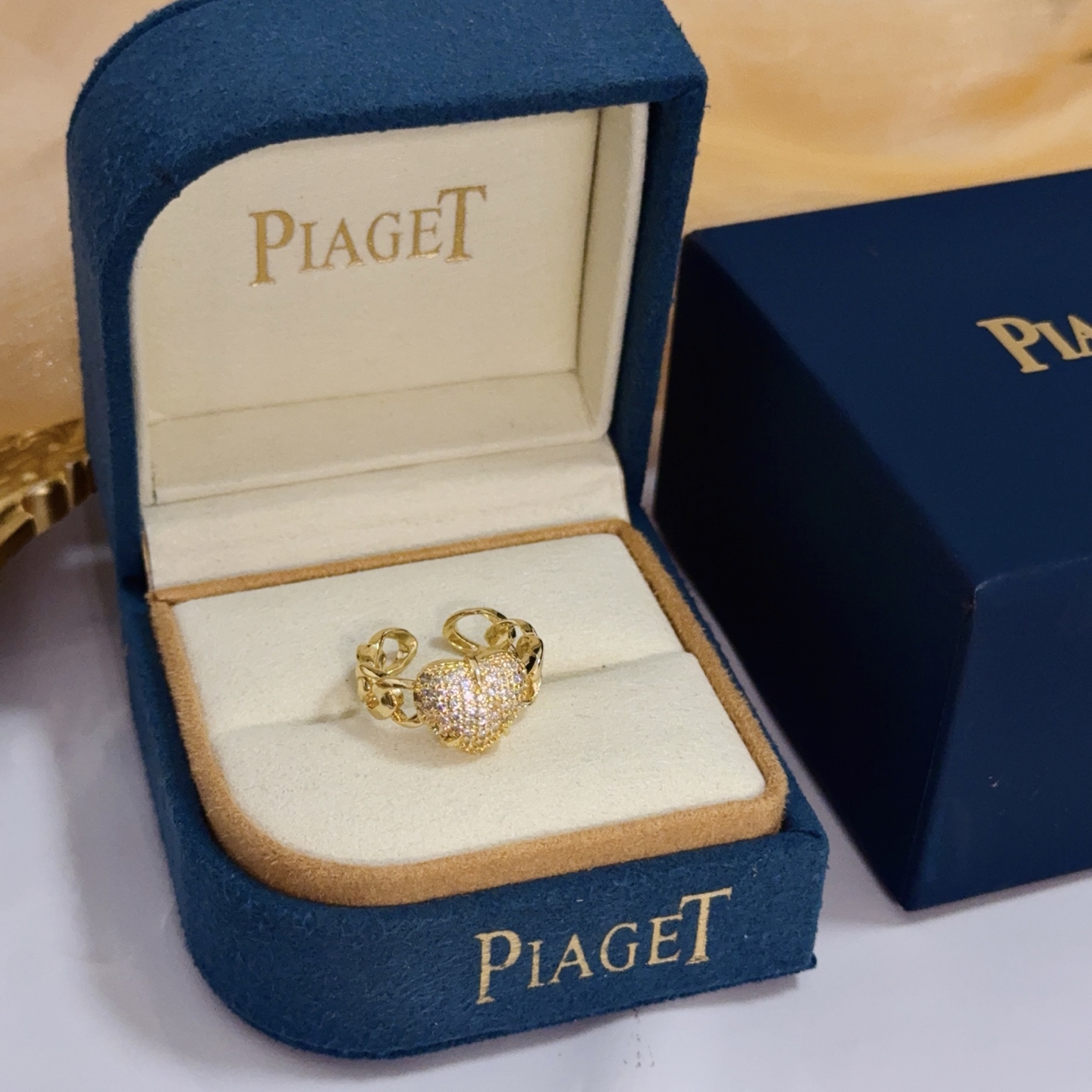 Piaget Heart Pave Chain Open Ring ring yellow gold metal with clear pave diamond stones adjustable open band