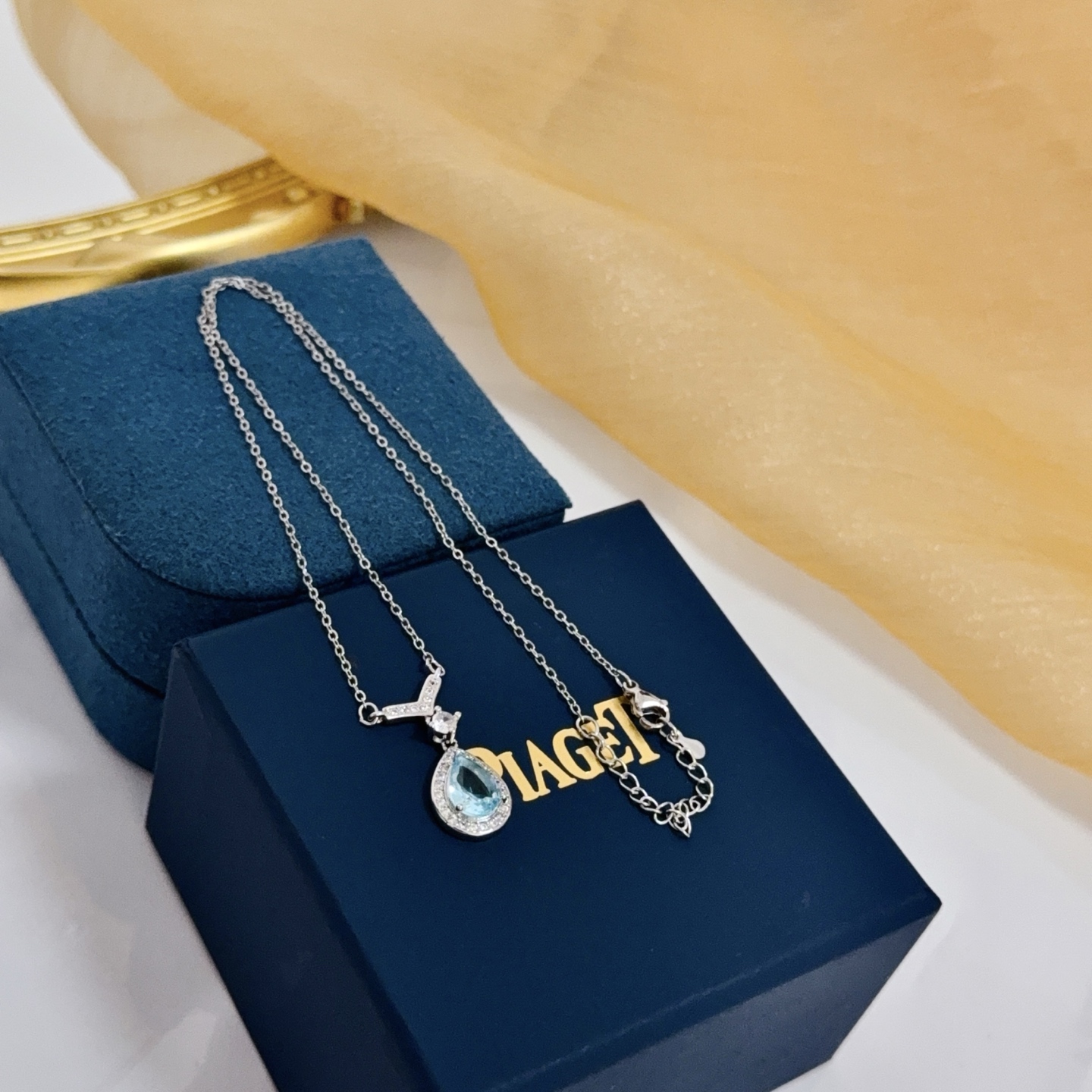 Piaget Smycken Piaget V — photo 3