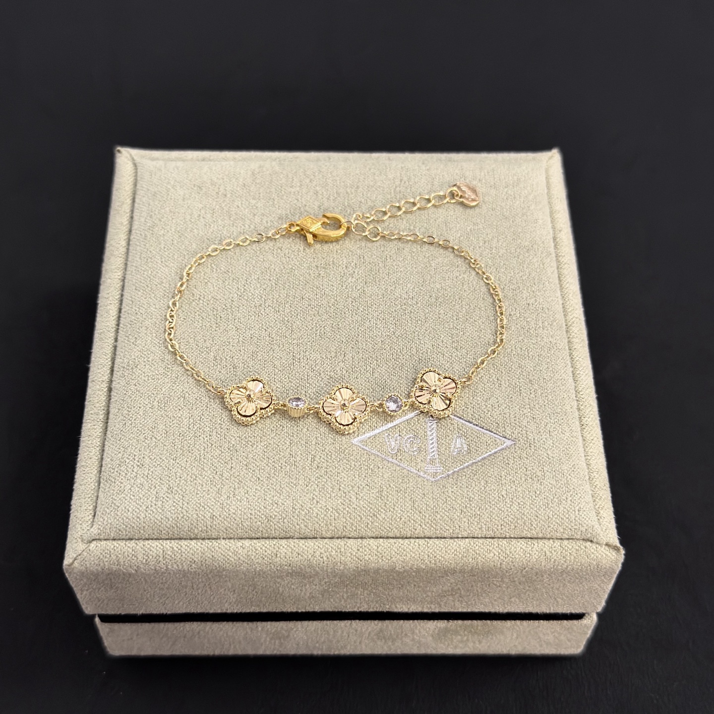 Van Cleef & Arpels Jewelry 〔 〕VCA — photo 4
