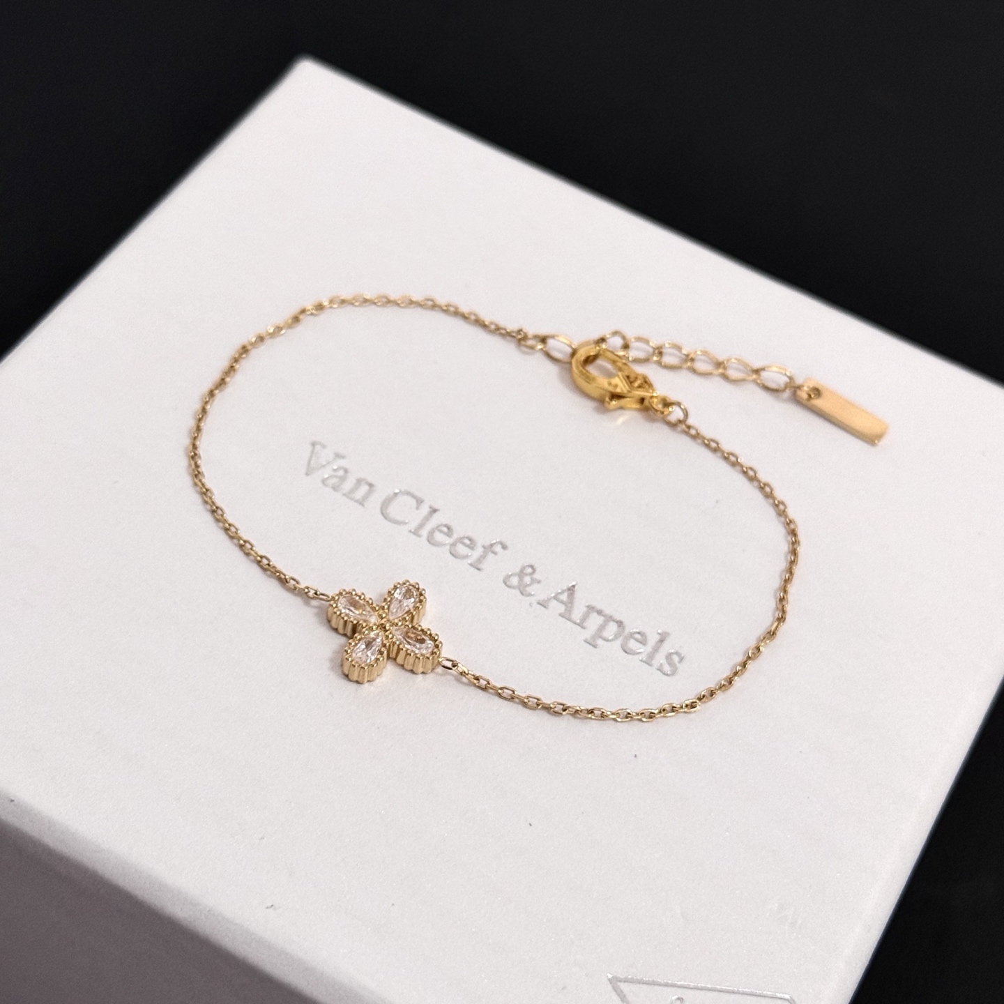 Van Cleef Arpels Alhambra bracelet yellow gold with clear diamond accents 17cm