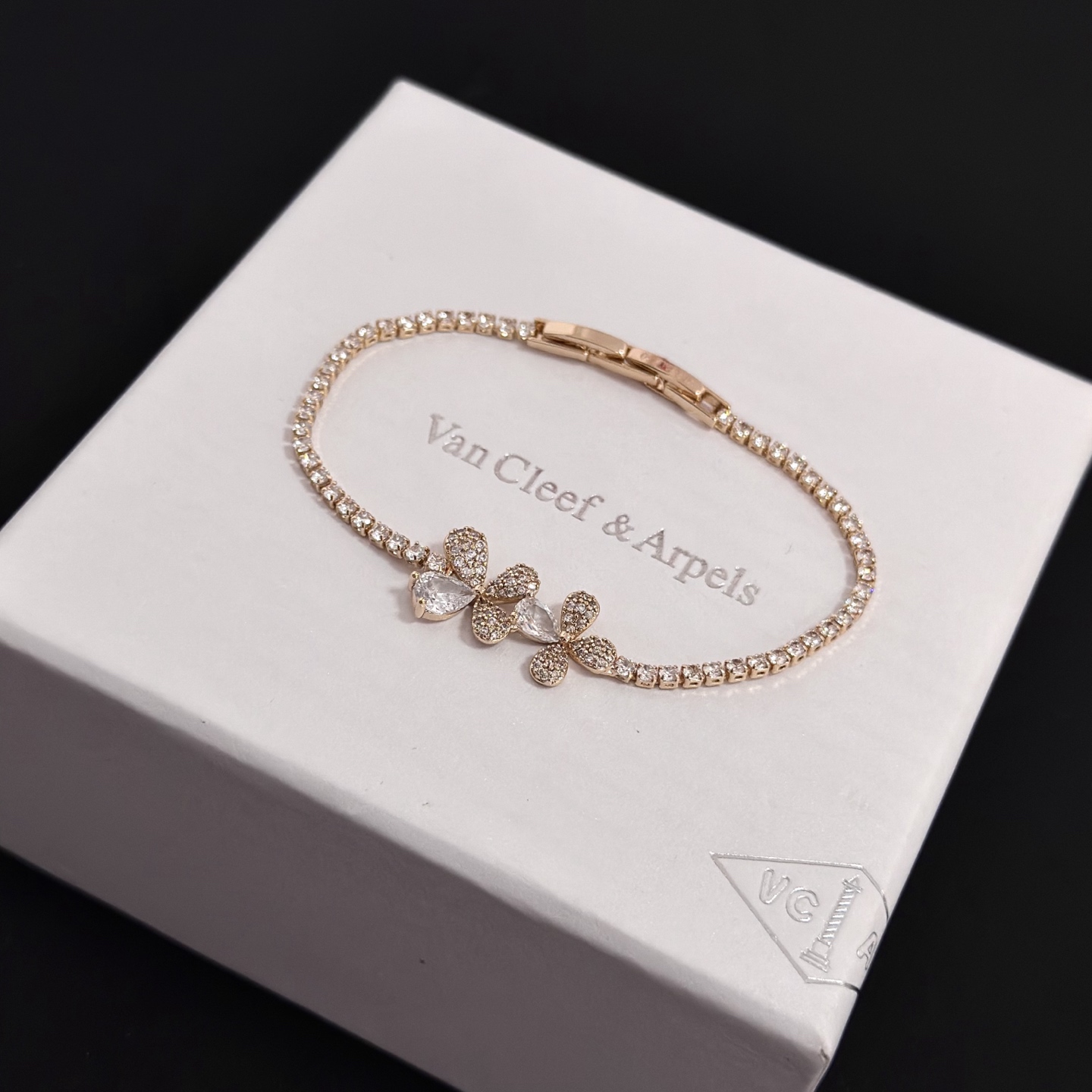Van Cleef Arpels Frivole bracelet Yellow gold with clear diamonds 17cm