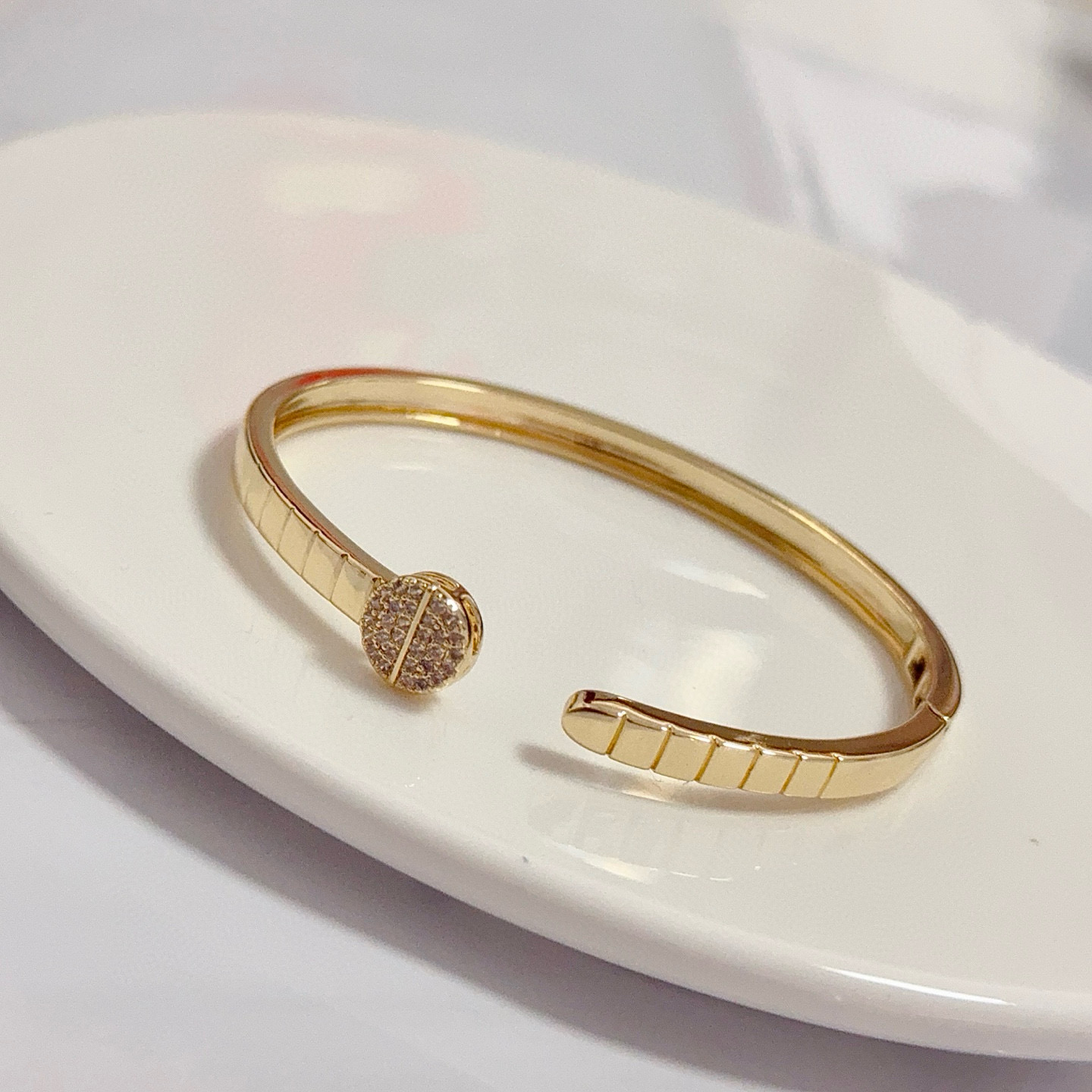Piaget Jewelry Piaget V — photo 3