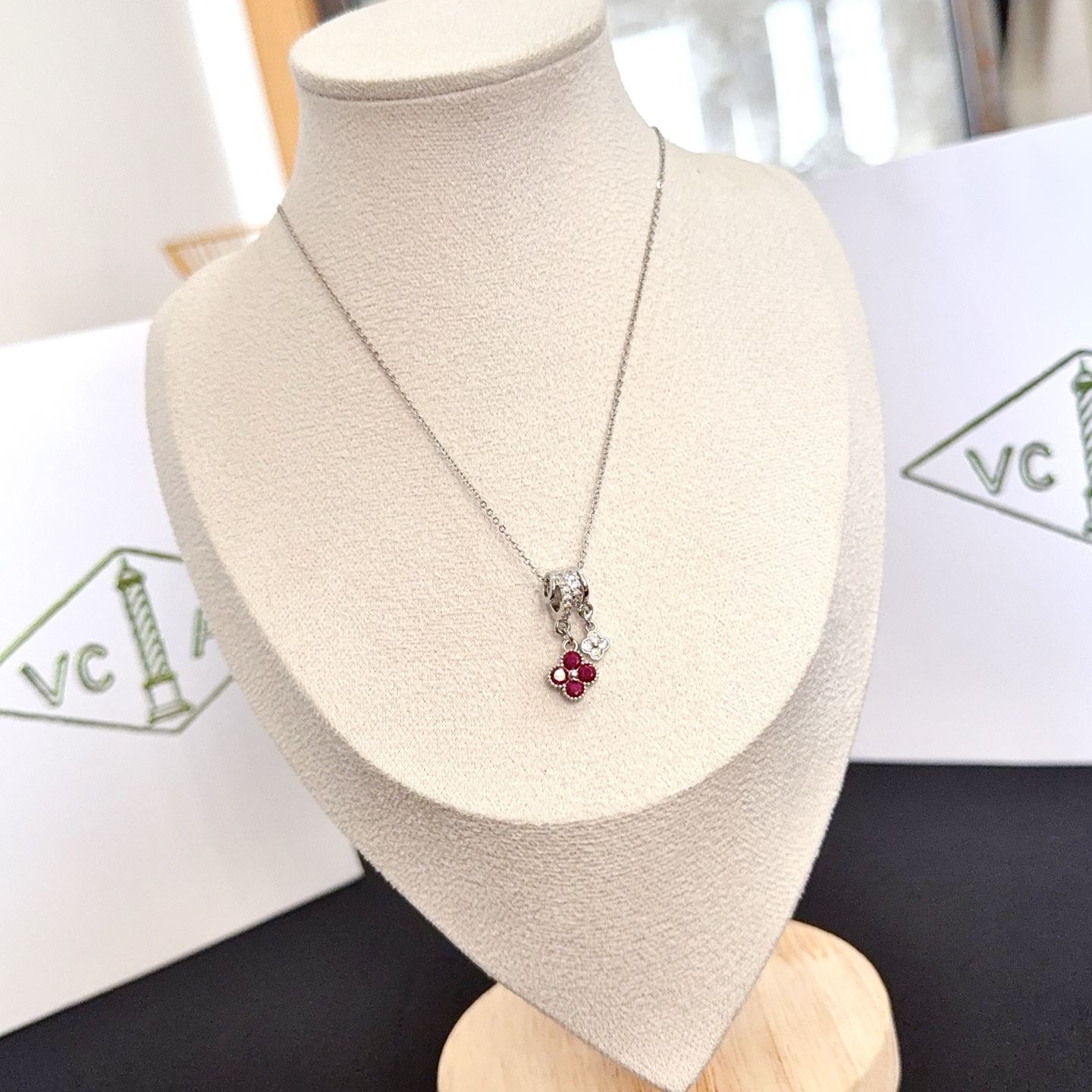 Van Cleef Arpels Alhambra Lucky Charms Pendant Necklace necklace silver-toned white gold with white diamonds and ruby red gemstones 42cm