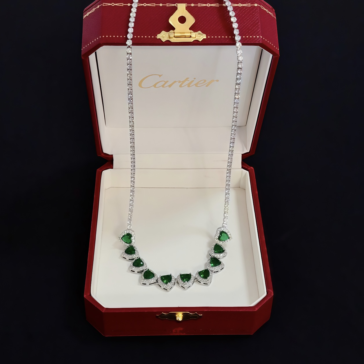 NO:725198,Cartier necklace, high-end customized version, inlaid with diamond craftsmanship, V gold material, classic and fashionable style, reconstructing the aesthetics of love with sharp lines!  Breaking the rules, the diamond-encrusted design actually achieves the ceiling of high-end sense - no need for flashy accumulation, love should be as pure as ever. Cartier is loved by many celebrities and Internet celebrities. The Leopard series bracelet is absolutely an eternal classic, and it is not limited to men and women, and there is no age limit!  Wear it and you will be the center of attention!  , jewelry boutique,cartier,necklace,bracelet19860909卡地亚项链 高端定制版本 镶嵌钻工艺 V金材质 经典而时尚风格 用凌厉线条重构爱情美学！打破常规,镶嵌钻设计反而成就高级感天花板——无需浮华堆砌,爱本应纯粹如初 卡地亚受众多明星网红的爱戴 豹子系列手镯 绝对是永恒经典 而且男女不限 年龄不限 ！戴上它你就是焦点！,饰品精品,cartier,necklace,bracelet,Jewelry