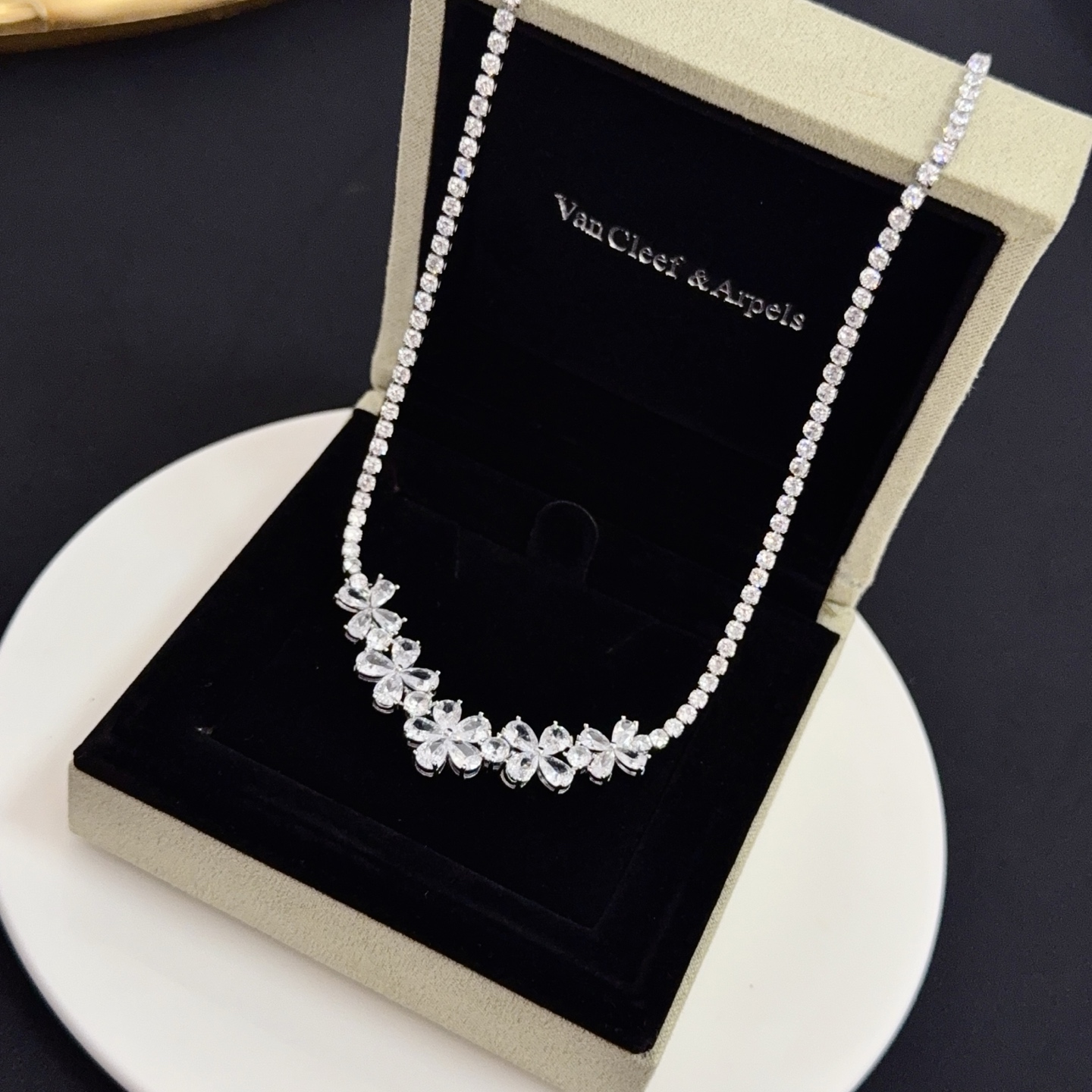 Van Cleef Arpels Frivole necklace silver-toned white gold with clear diamond accents 42cm