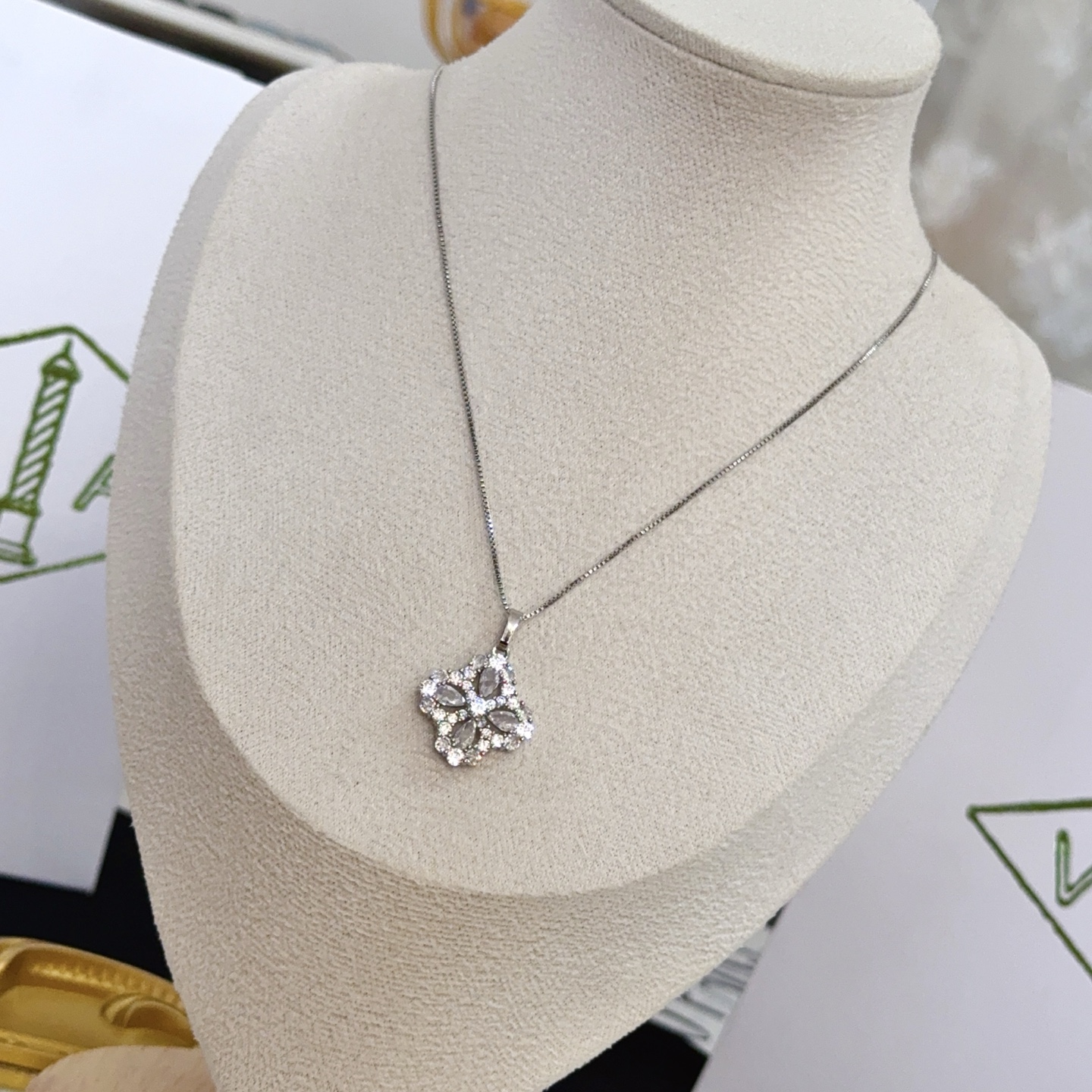 Van Cleef & Arpels Gioielleria VCA — photo 2