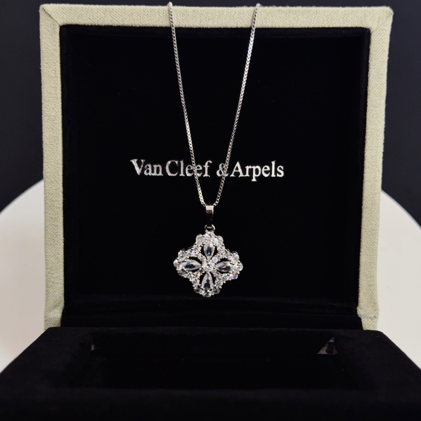 Van Cleef & Arpels Gioielleria VCA — photo 6
