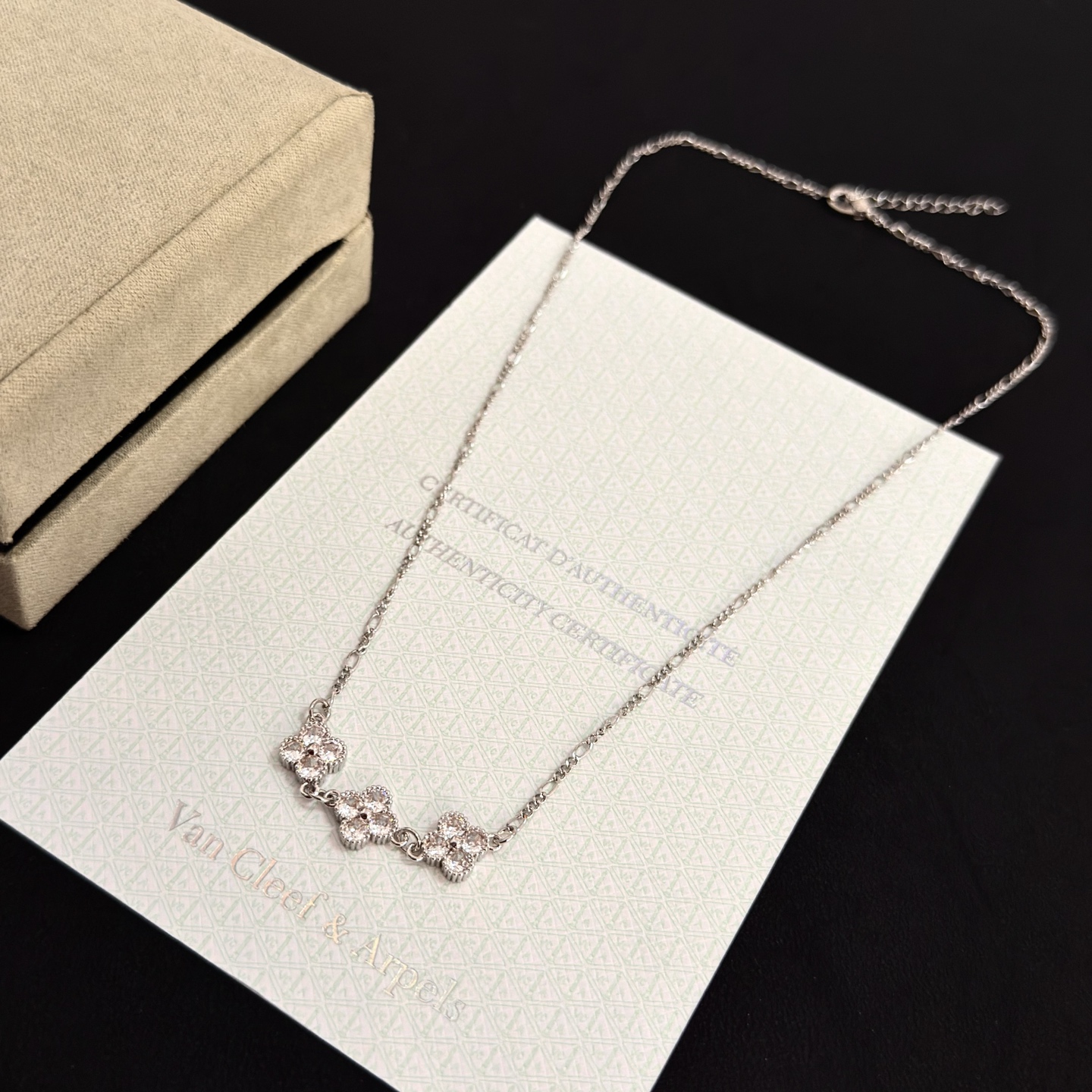 Van Cleef & Arpels Gioielleria VCA — photo 8