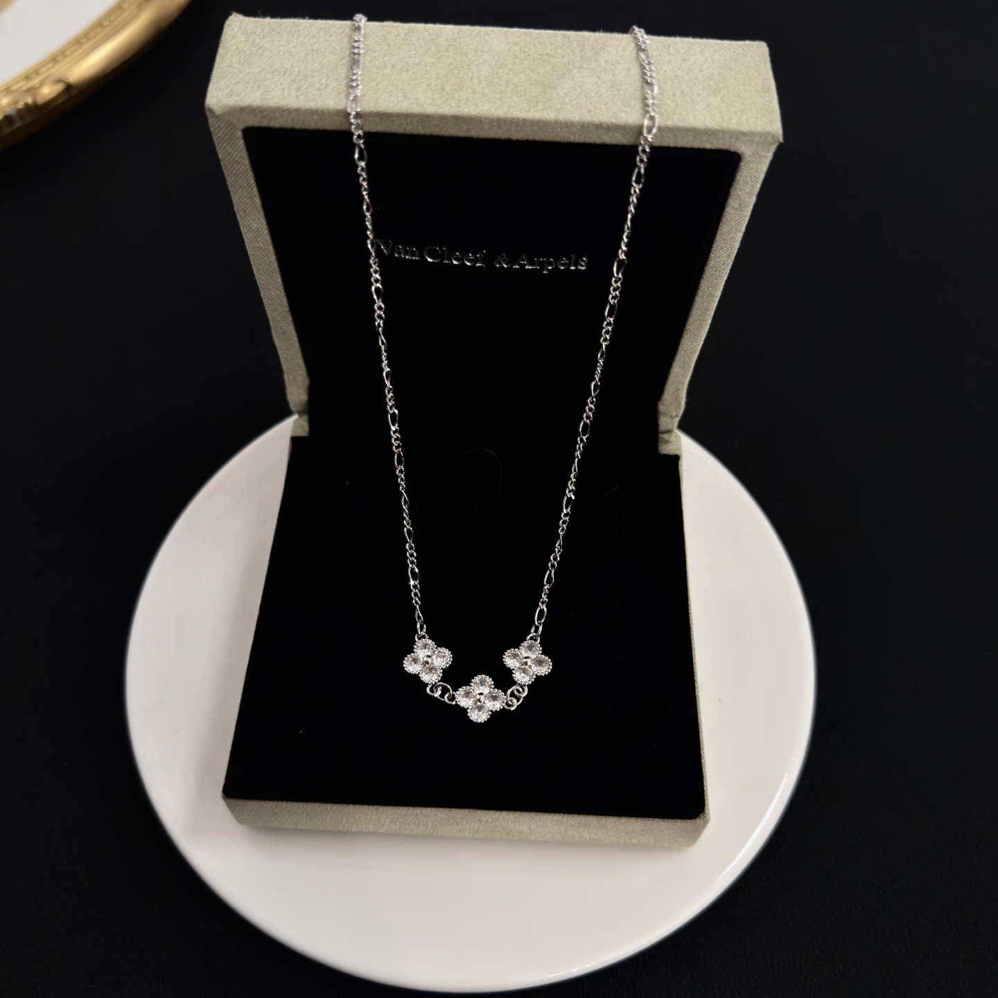 Van Cleef & Arpels Gioielleria VCA — photo 4