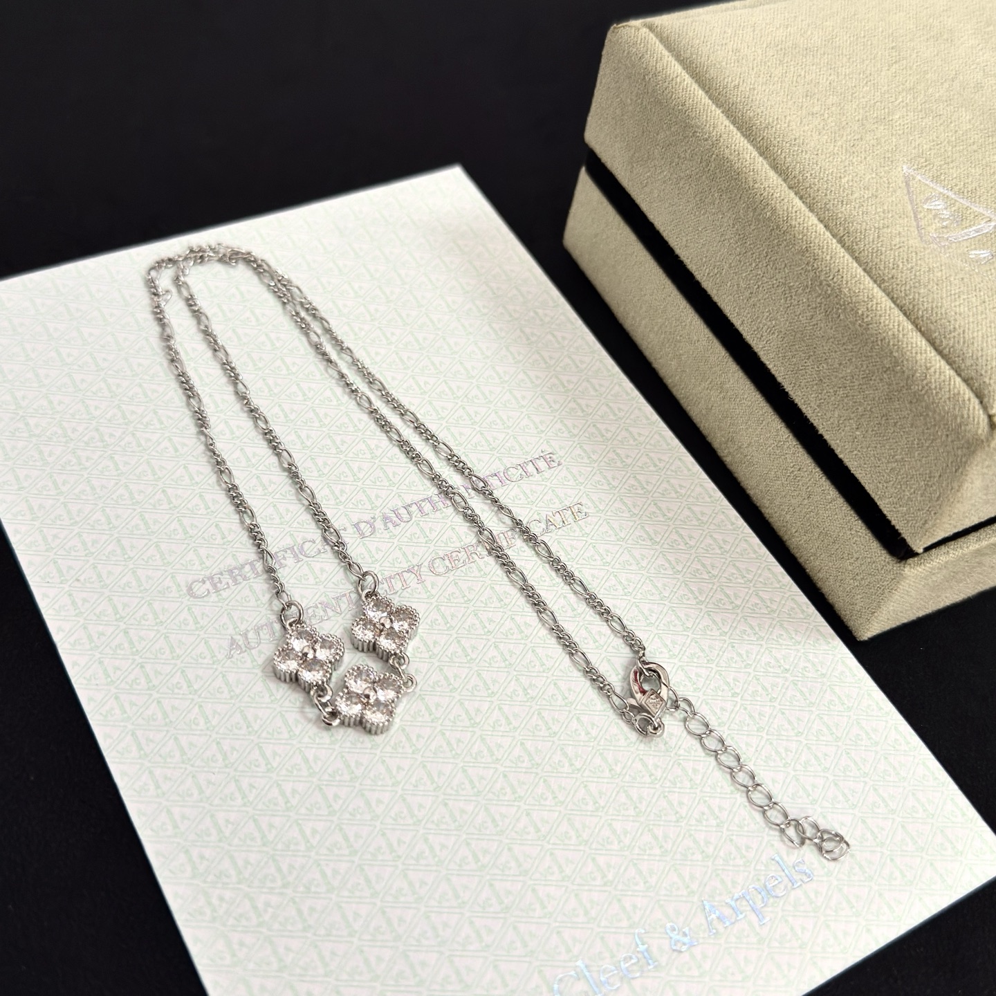 Van Cleef & Arpels Gioielleria VCA — photo 9