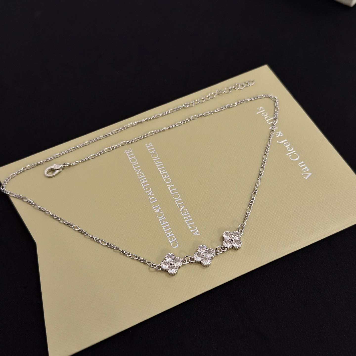 Van Cleef & Arpels Gioielleria VCA — photo 10