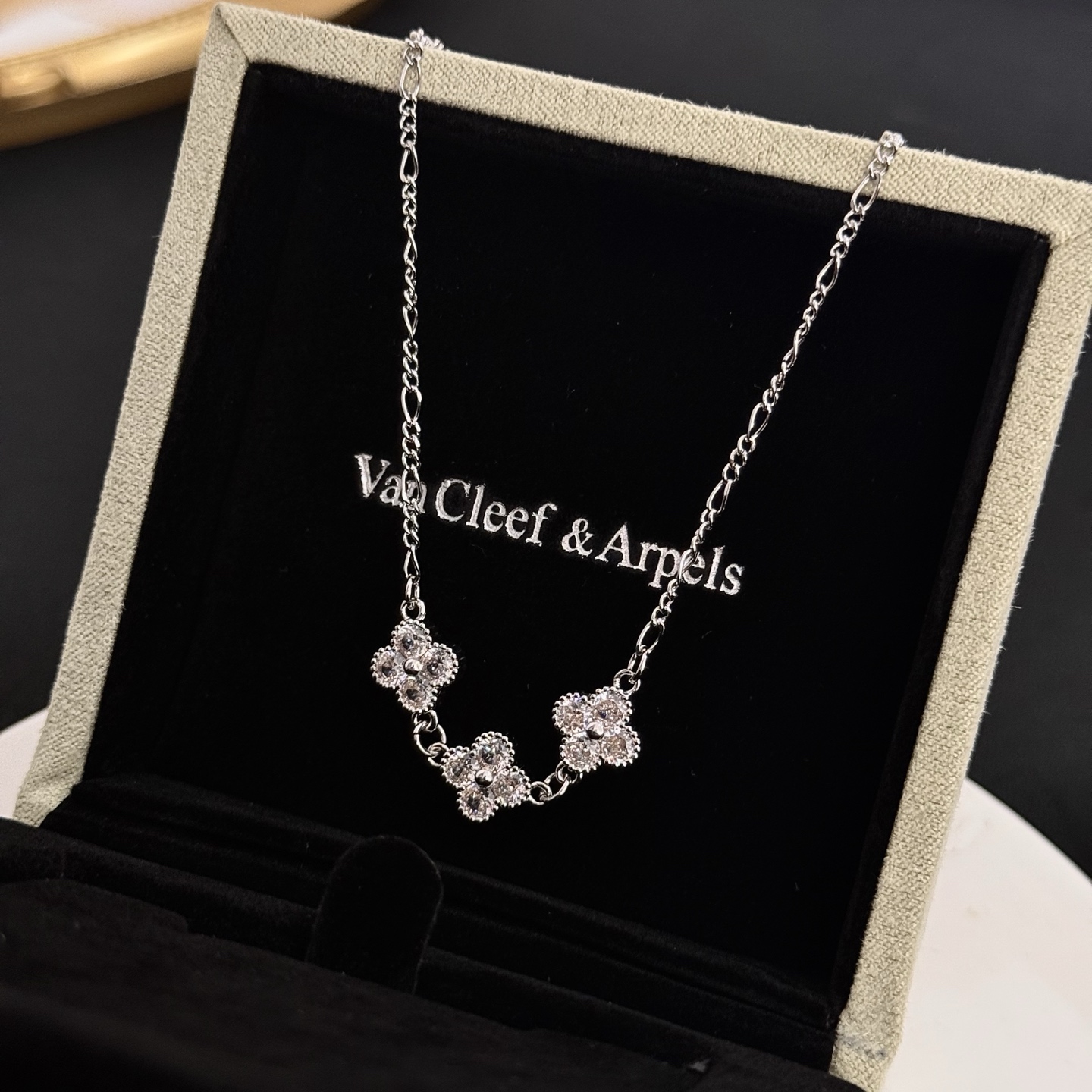 Van Cleef & Arpels Gioielleria VCA — photo 7