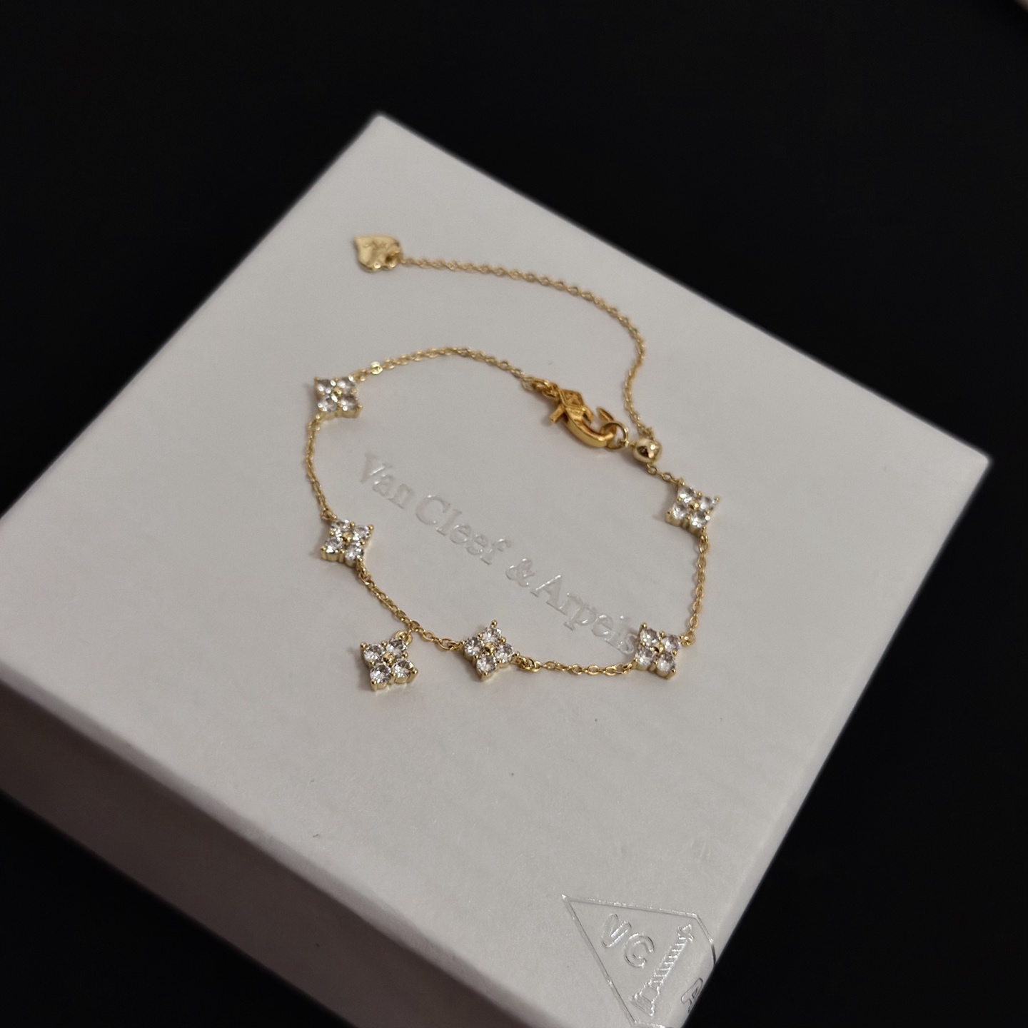 Van Cleef Arpels Bracelet Alhambra or jaune diamant clair 17cm